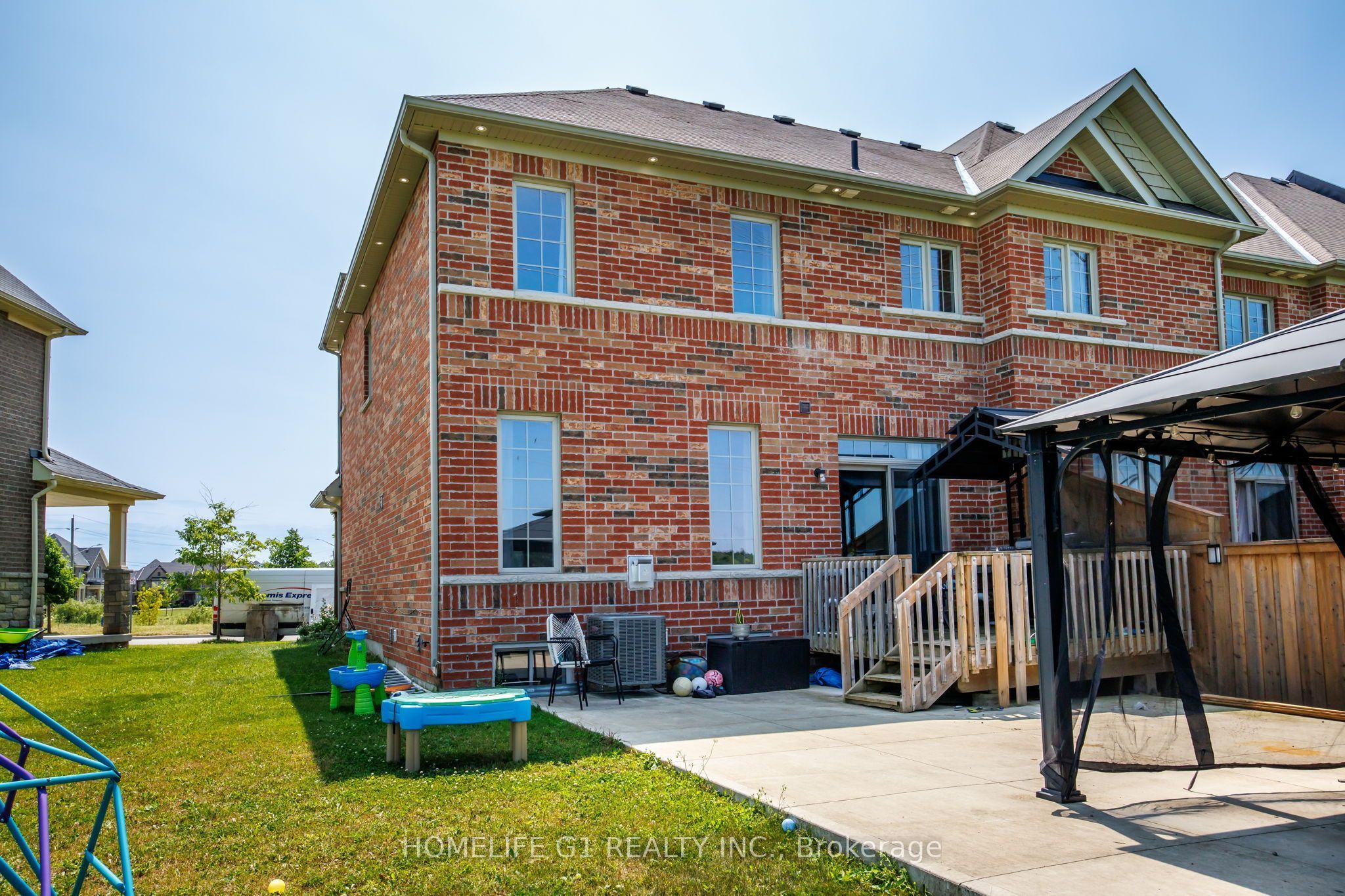 10 Hurst Drive Property Photo 36