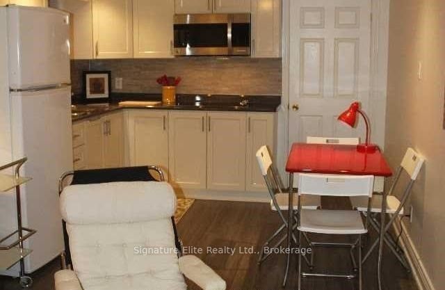 230 Clonmore Drive Lower Property Photo 3