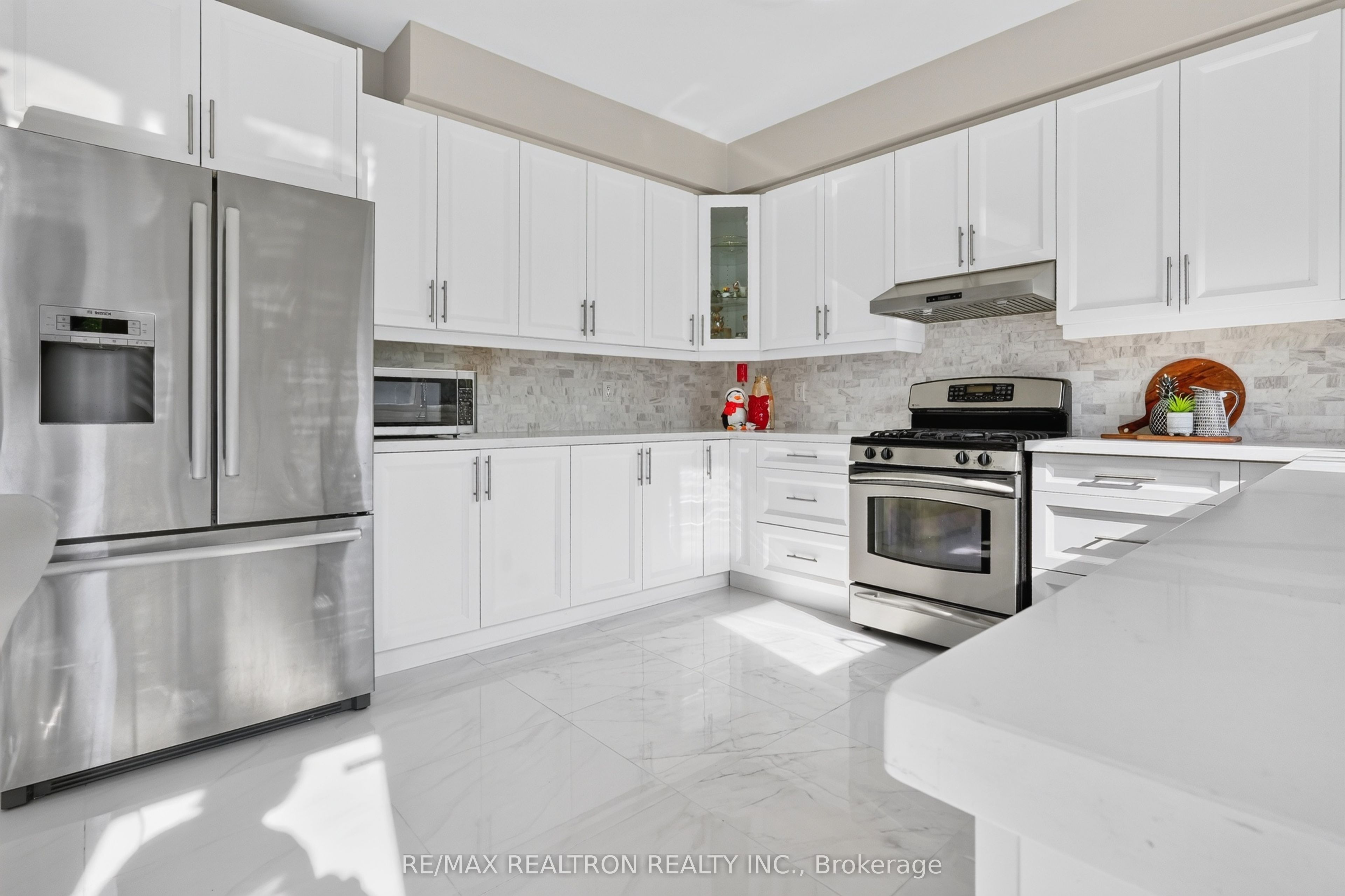 18 Carter-bennett Drive Property Photo 8