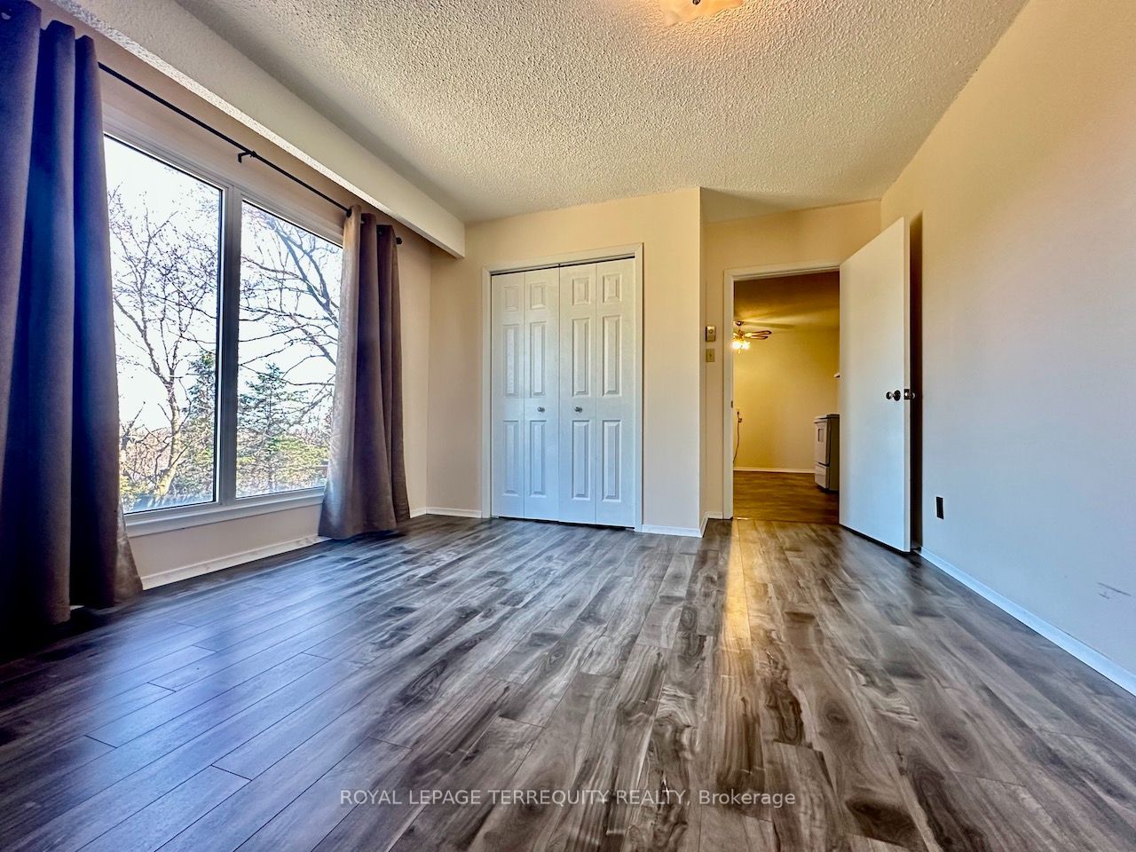 E13609872 Property Photo 6