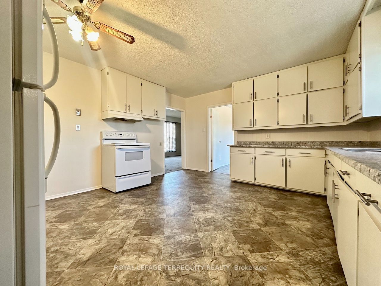 E13609872 Property Photo 9