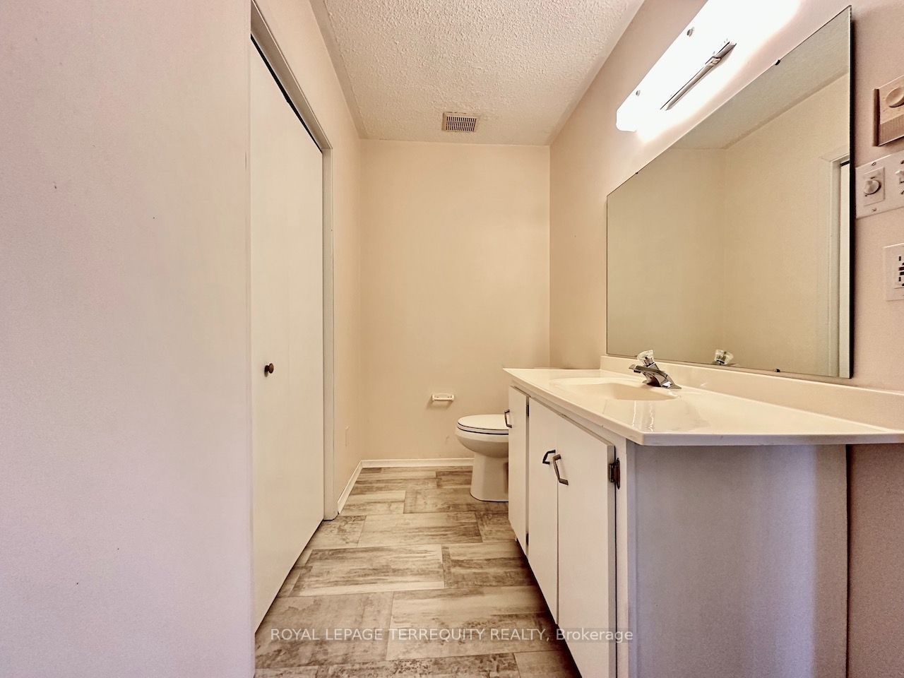 E13609872 Property Photo 11