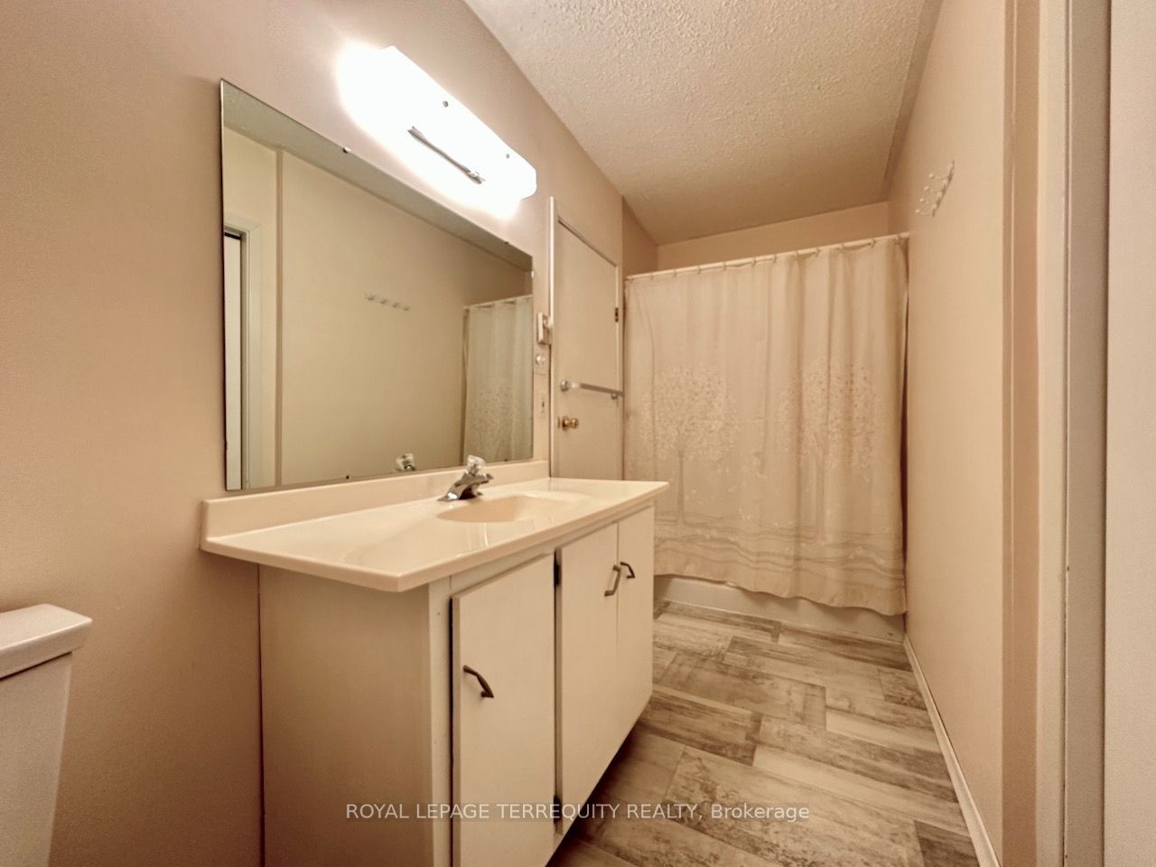 E13609872 Property Photo 12