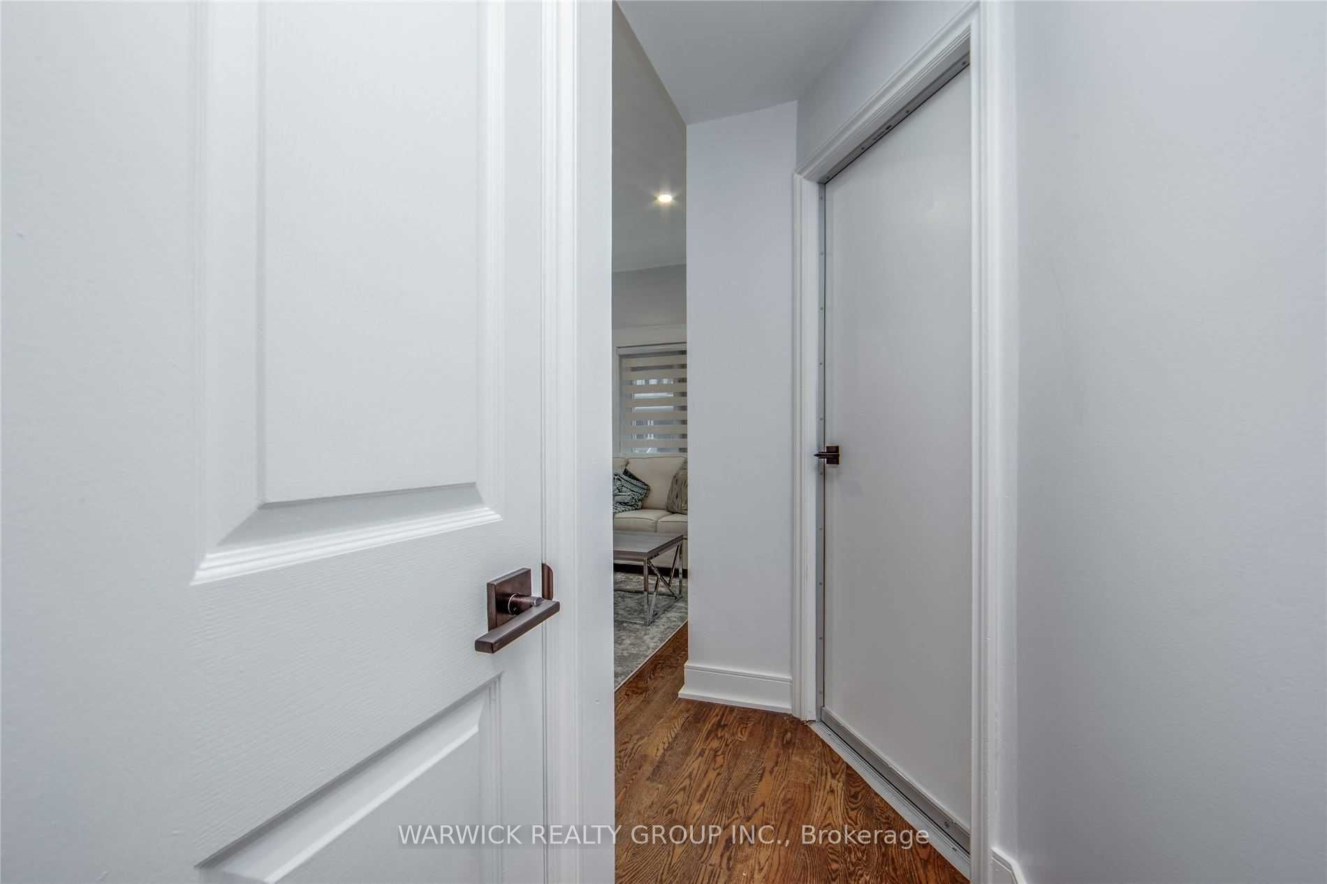 57 Bertmount Avenue Lower Property Photo 4