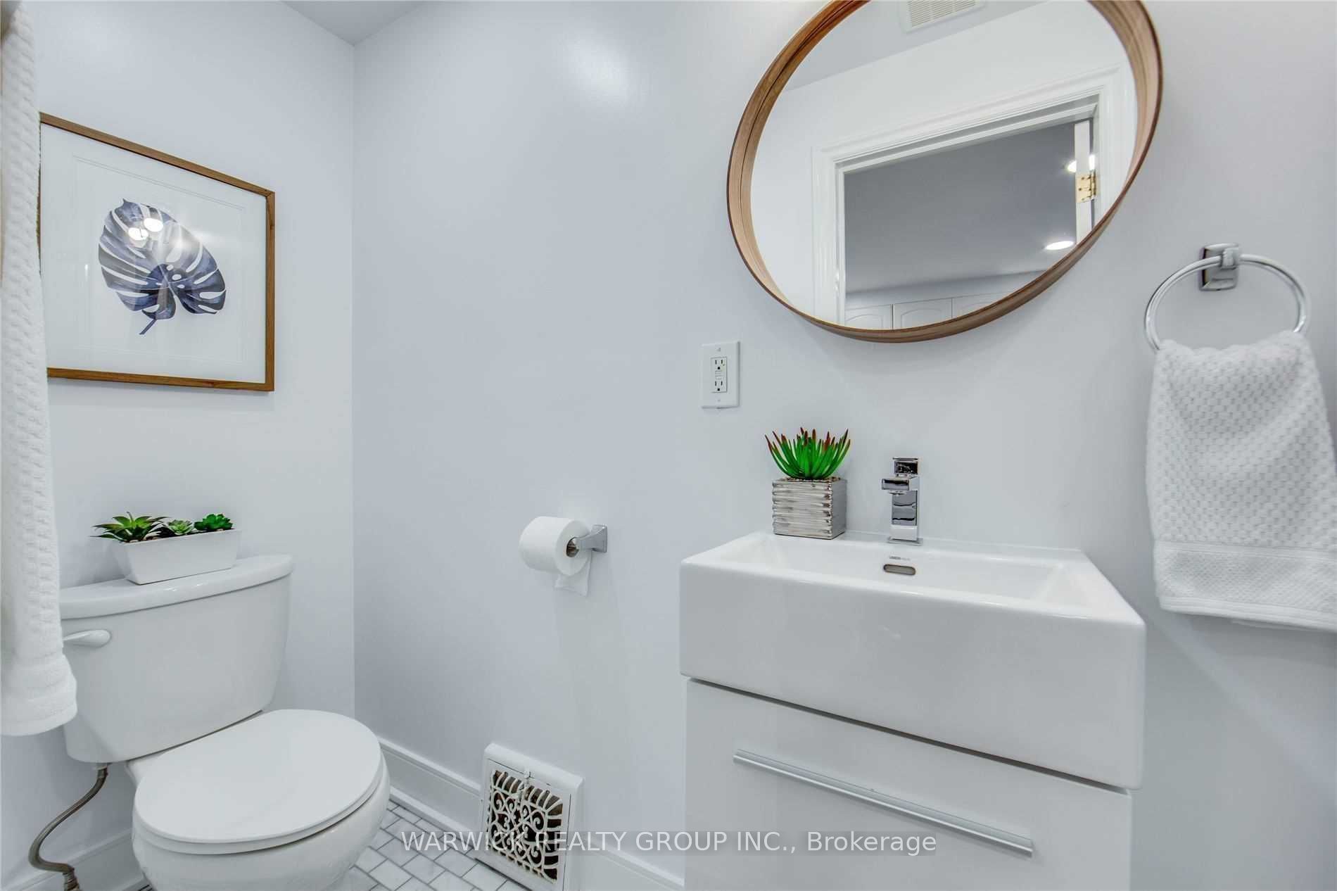 57 Bertmount Avenue Lower Property Photo 17