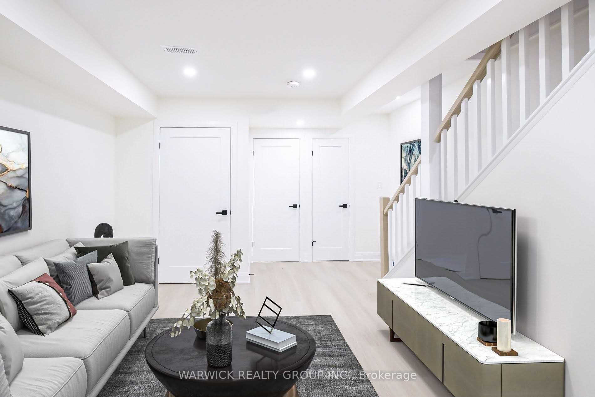 57 Bertmount Avenue Lower Property Photo 19