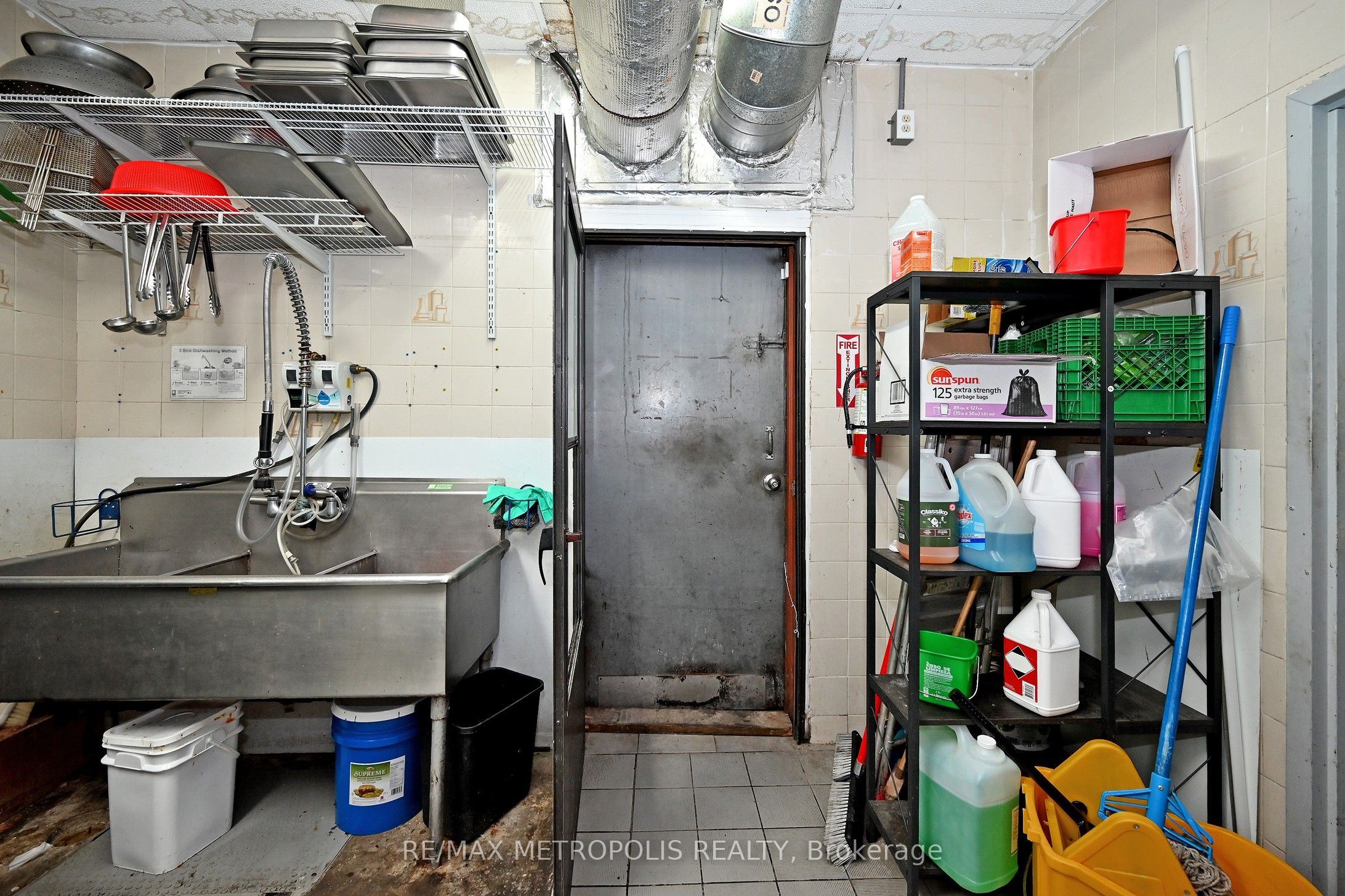 1540 Dundas Street E B-1 Property Photo 6