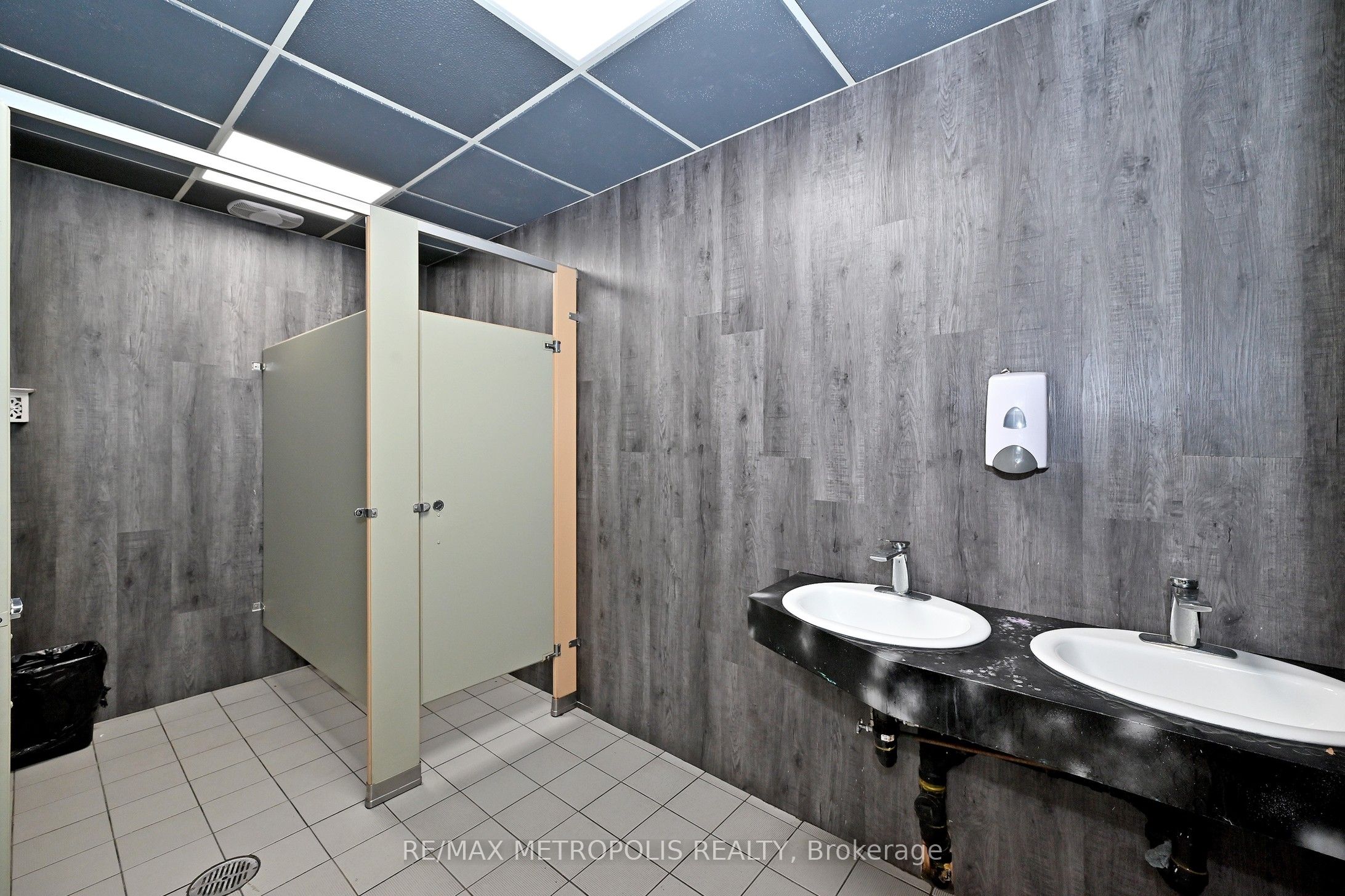1540 Dundas Street E B-1 Property Photo 10