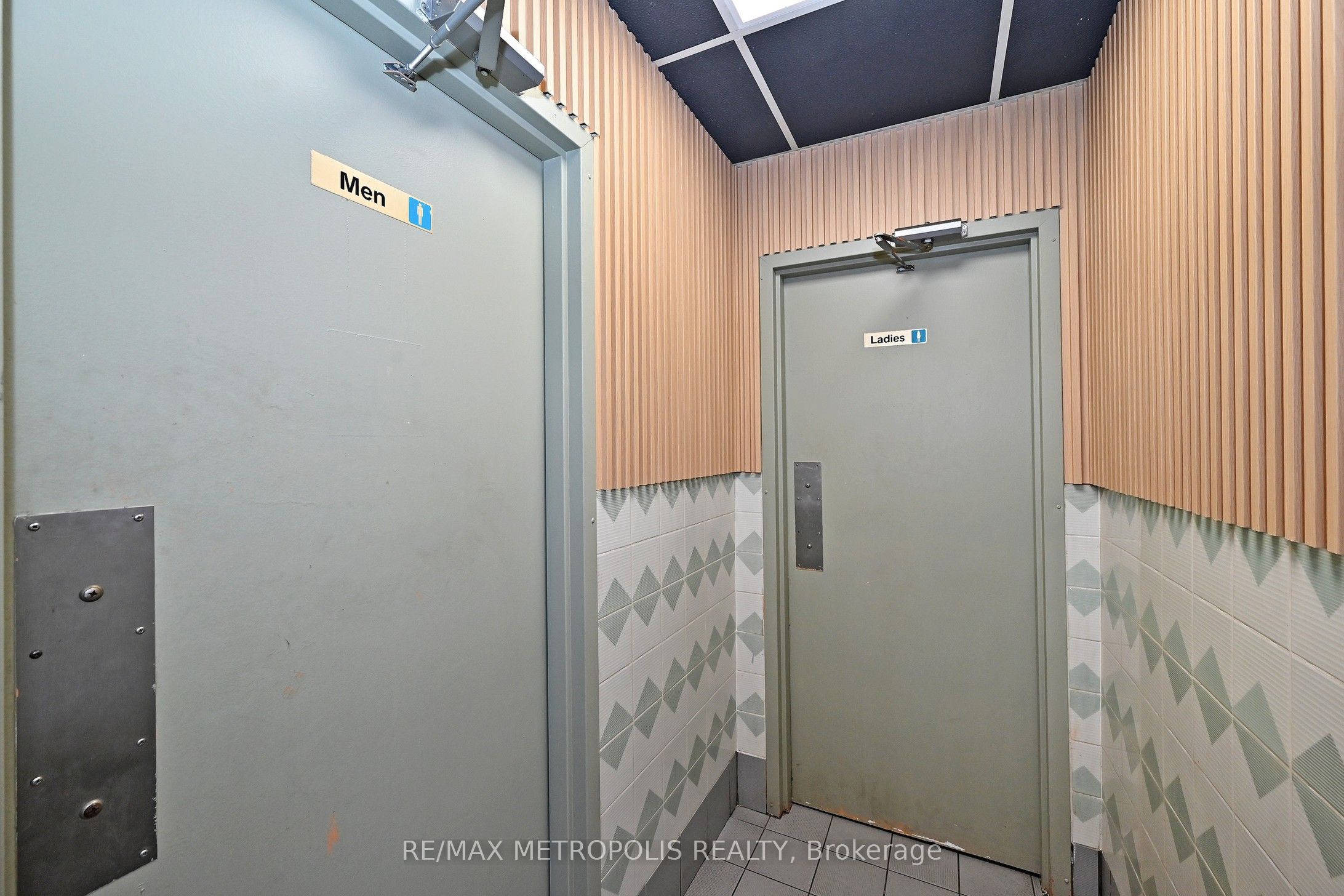 1540 Dundas Street E B-1 Property Photo 35