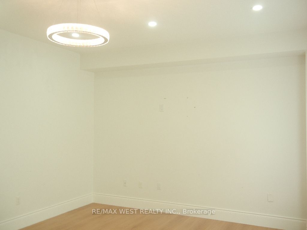 12 Waterstone Way Property Photo 14