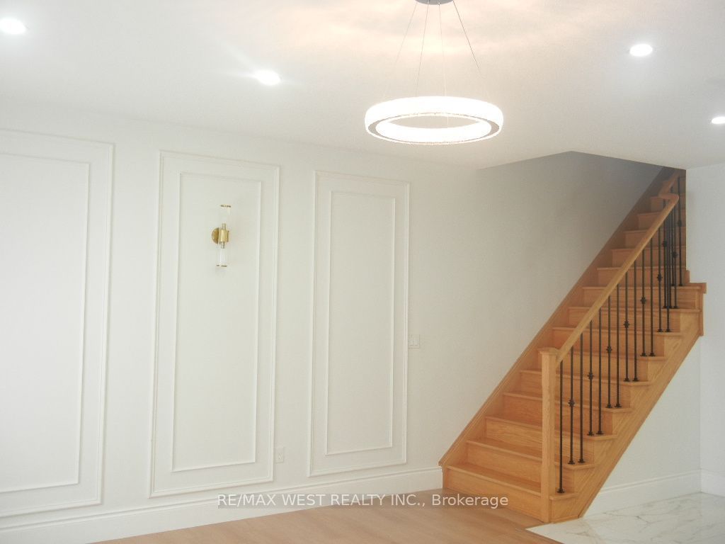 12 Waterstone Way Property Photo 15