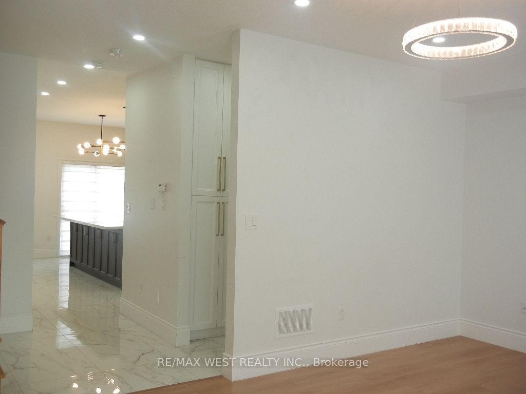 12 Waterstone Way Property Photo 19