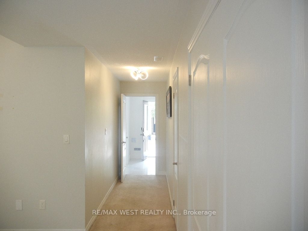 12 Waterstone Way Property Photo 28