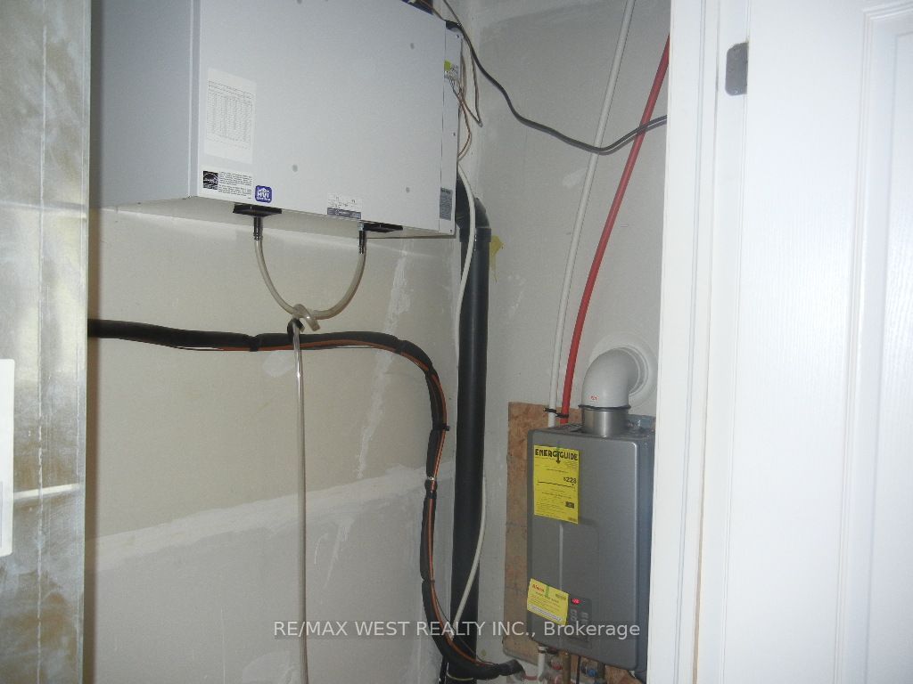 12 Waterstone Way Property Photo 30