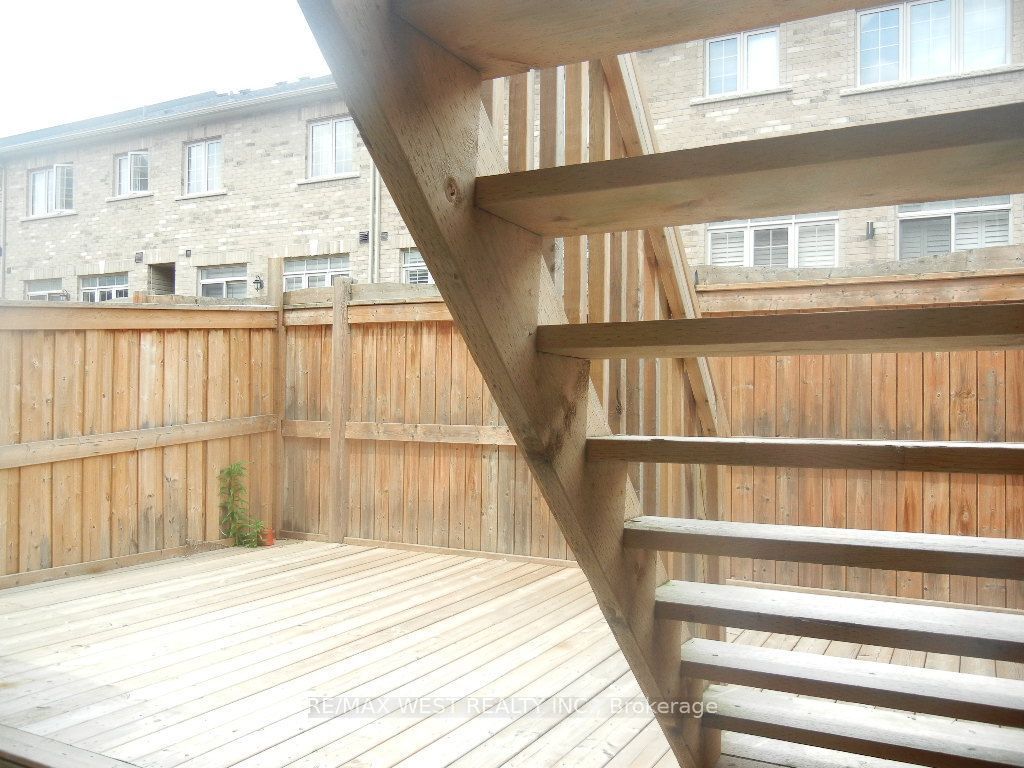 12 Waterstone Way Property Photo 38
