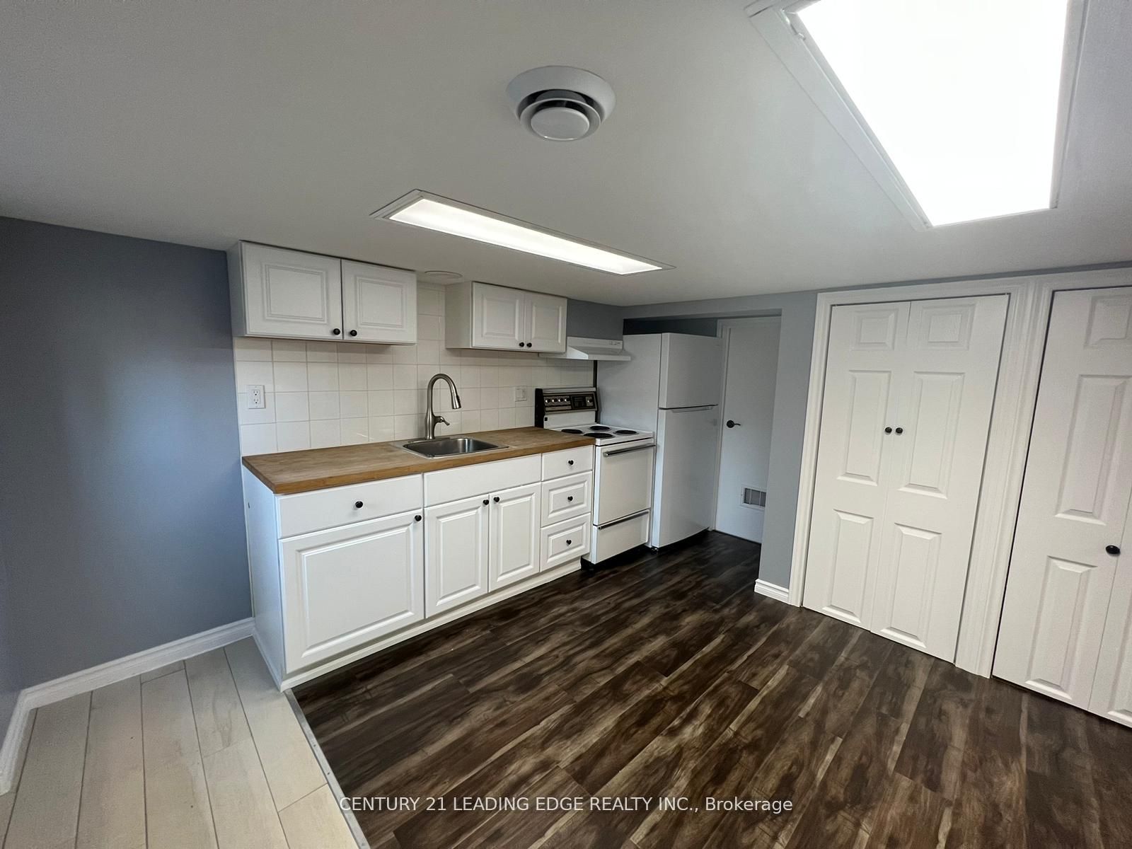 497 King Street E Property Photo 3