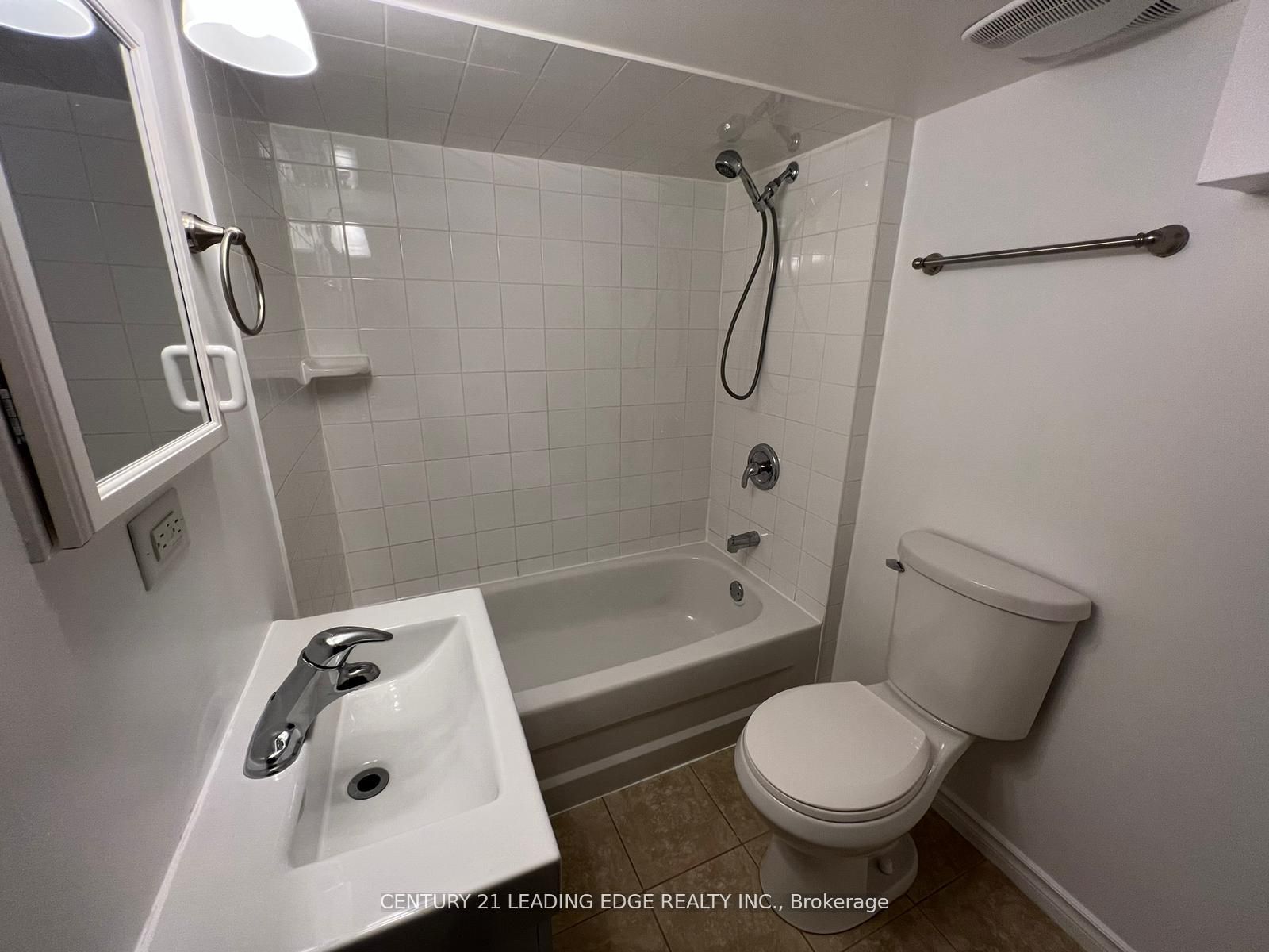 497 King Street E Property Photo 6