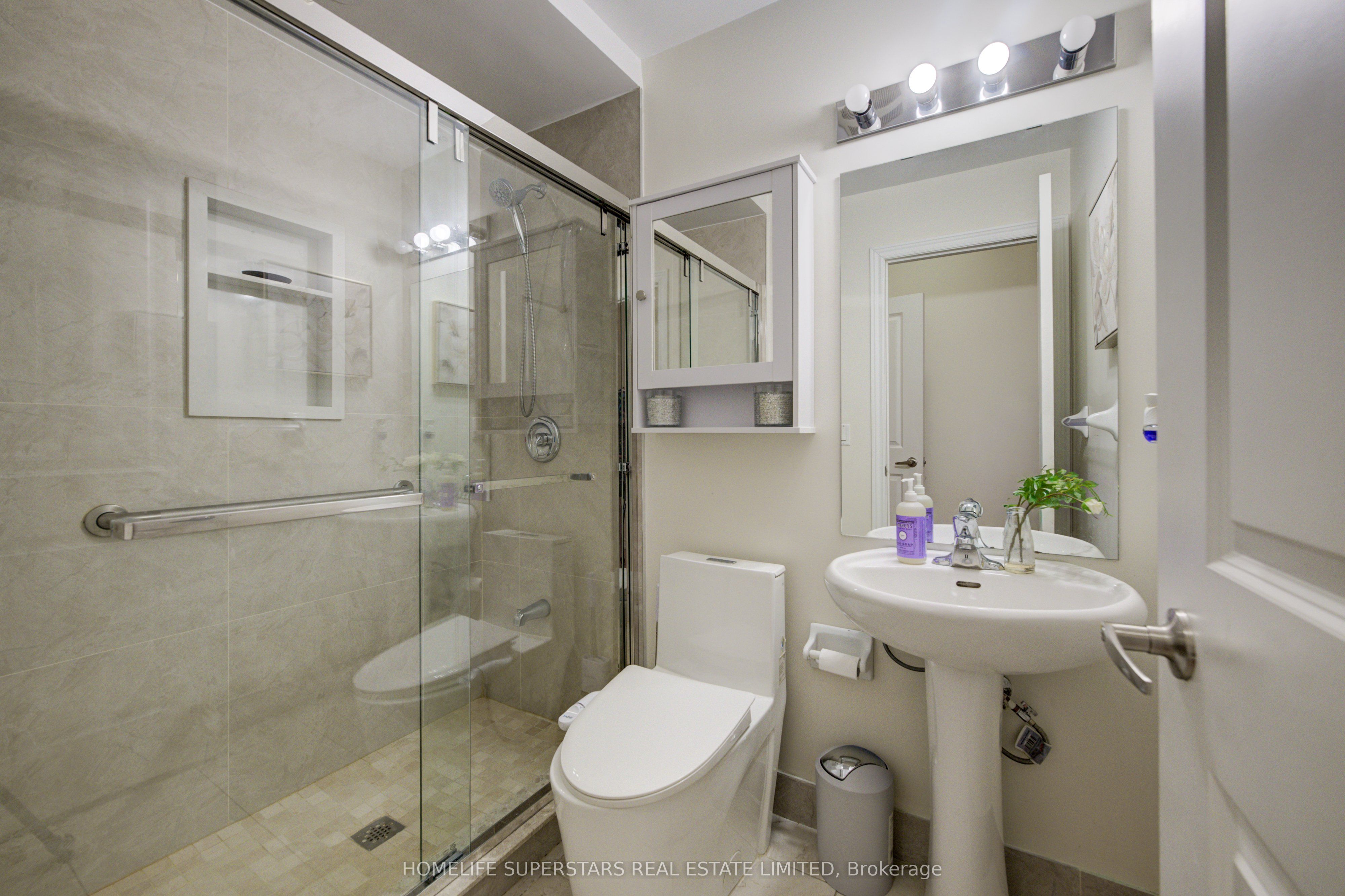 27 Upperview Place Property Photo 6