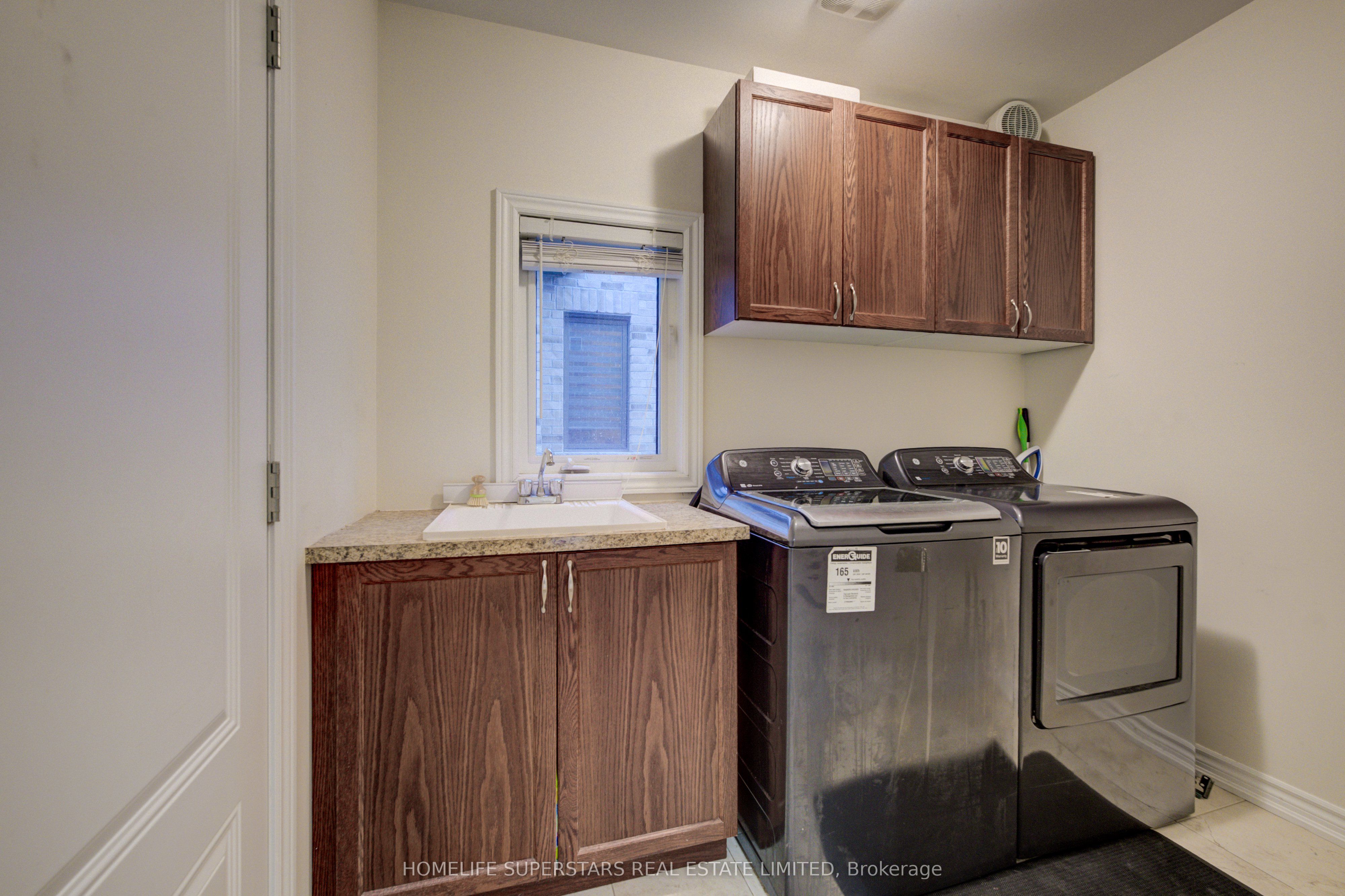 27 Upperview Place Property Photo 7