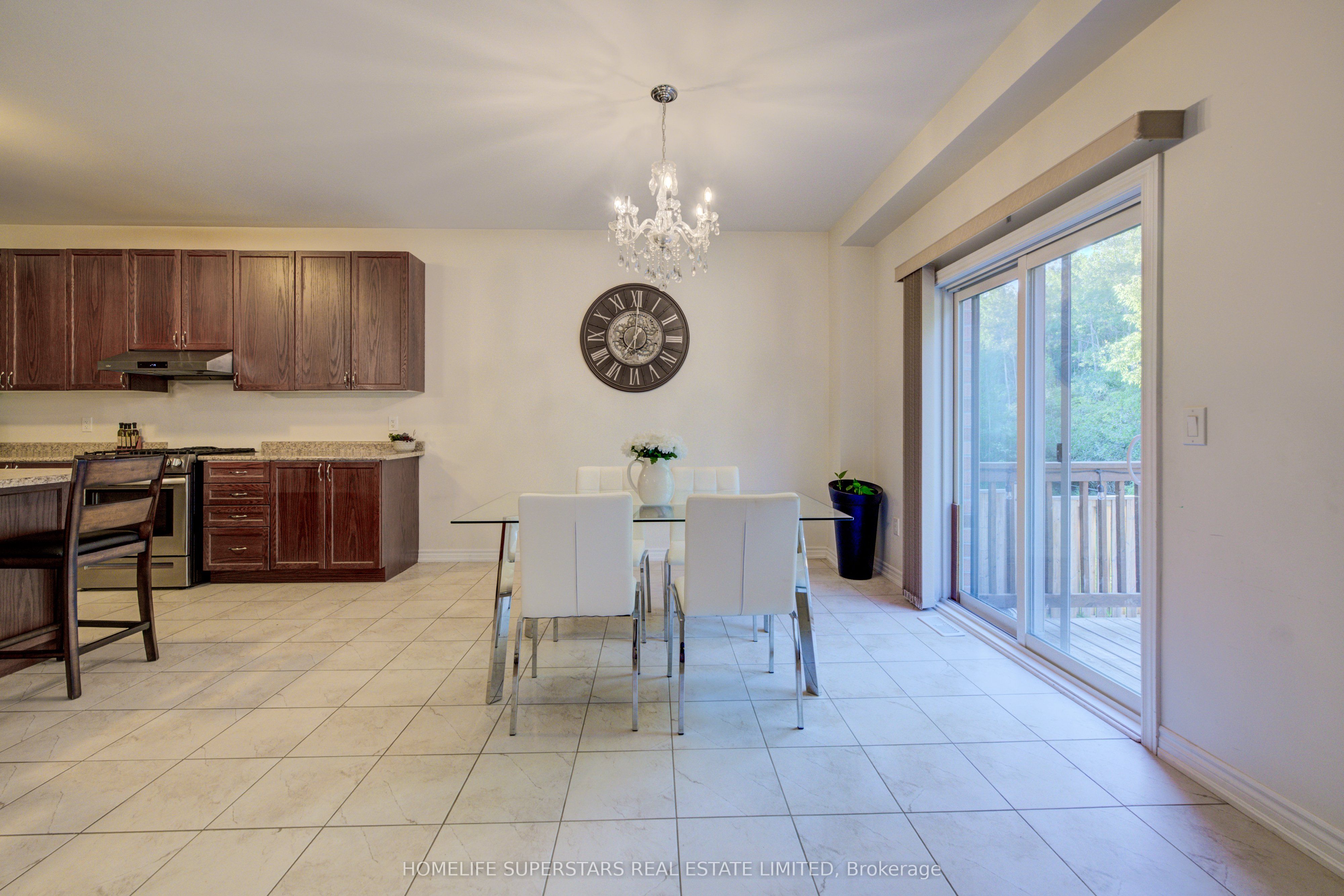 27 Upperview Place Property Photo 11