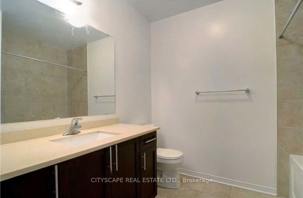1136 Schooling Drive E Property Photo 13