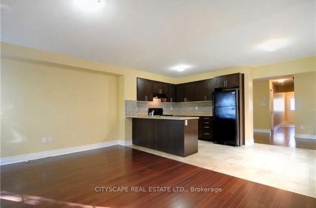 1136 Schooling Drive E Property Photo 15