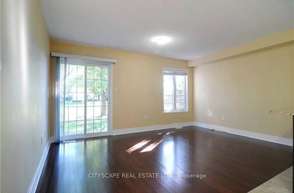 1136 Schooling Drive E Property Photo 19