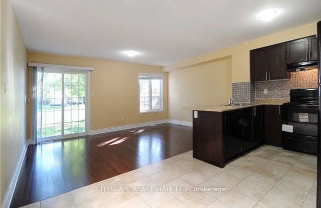 1136 Schooling Drive E Property Photo 27