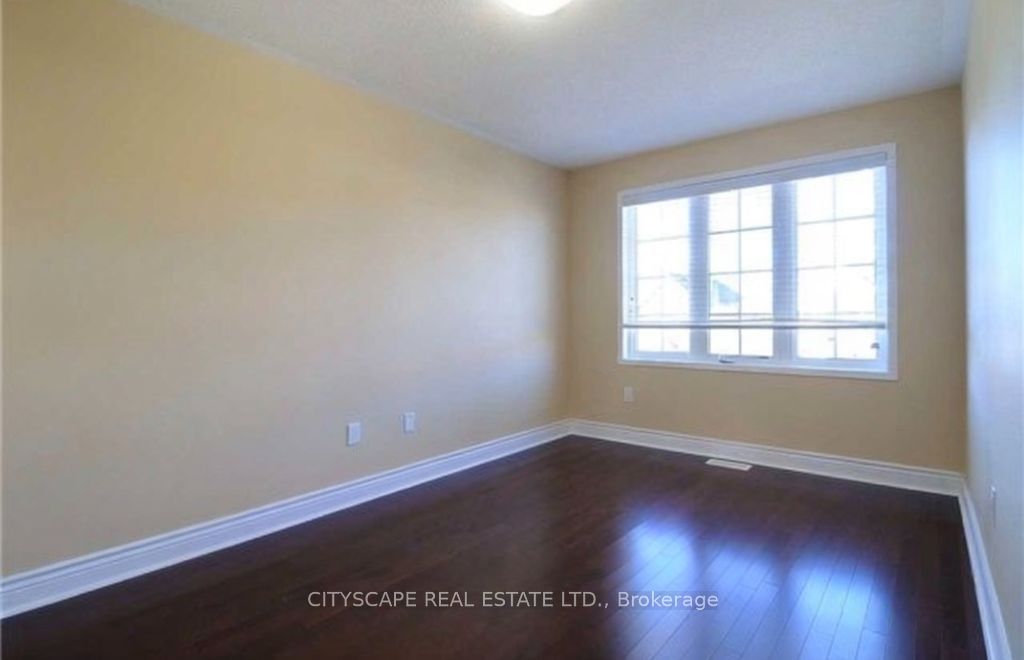 1136 Schooling Drive E Property Photo 30