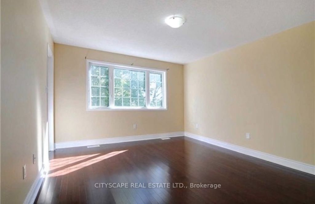 1136 Schooling Drive E Property Photo 33