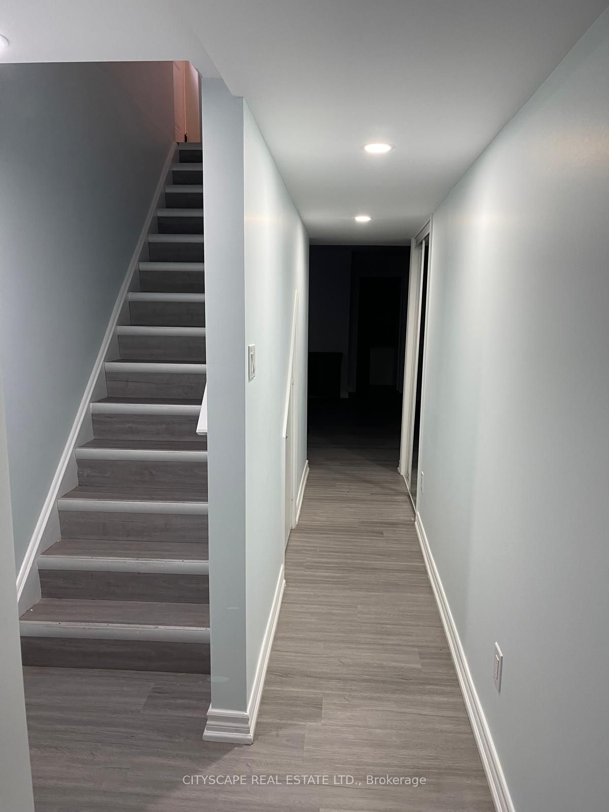 1136 Schooling Drive E Property Photo 35