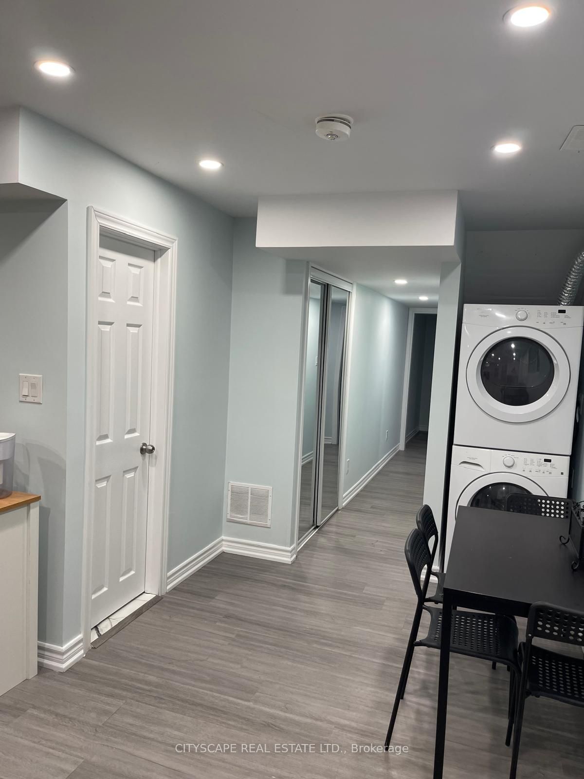 1136 Schooling Drive E Property Photo 38