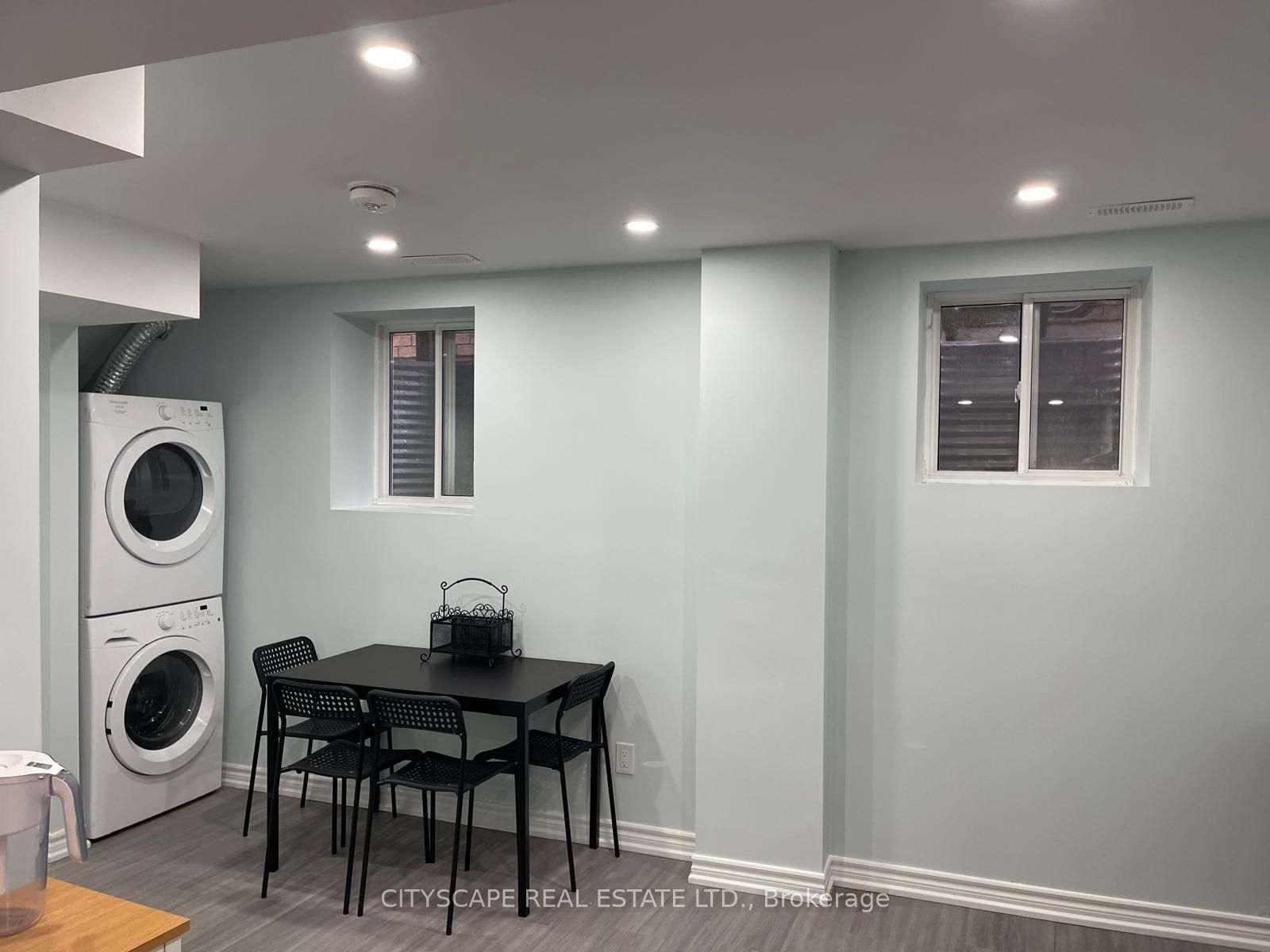 1136 Schooling Drive E Property Photo 43