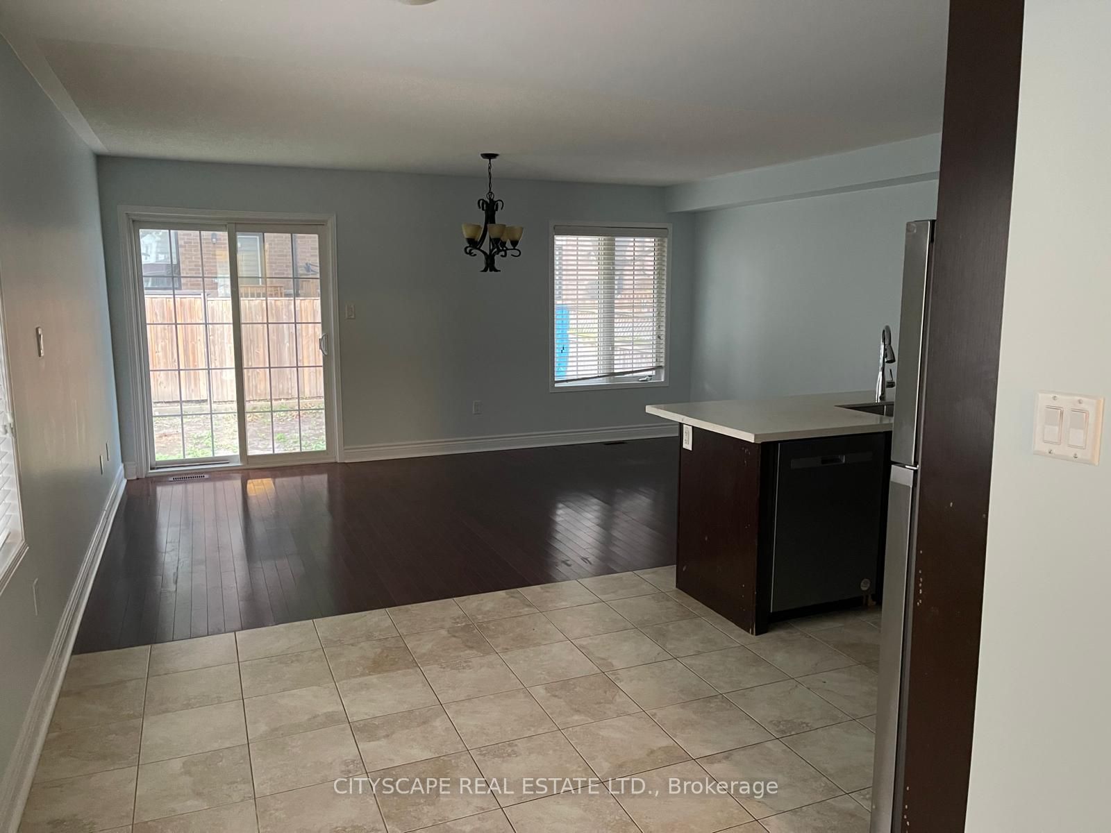 1136 Schooling Drive E Property Photo 45