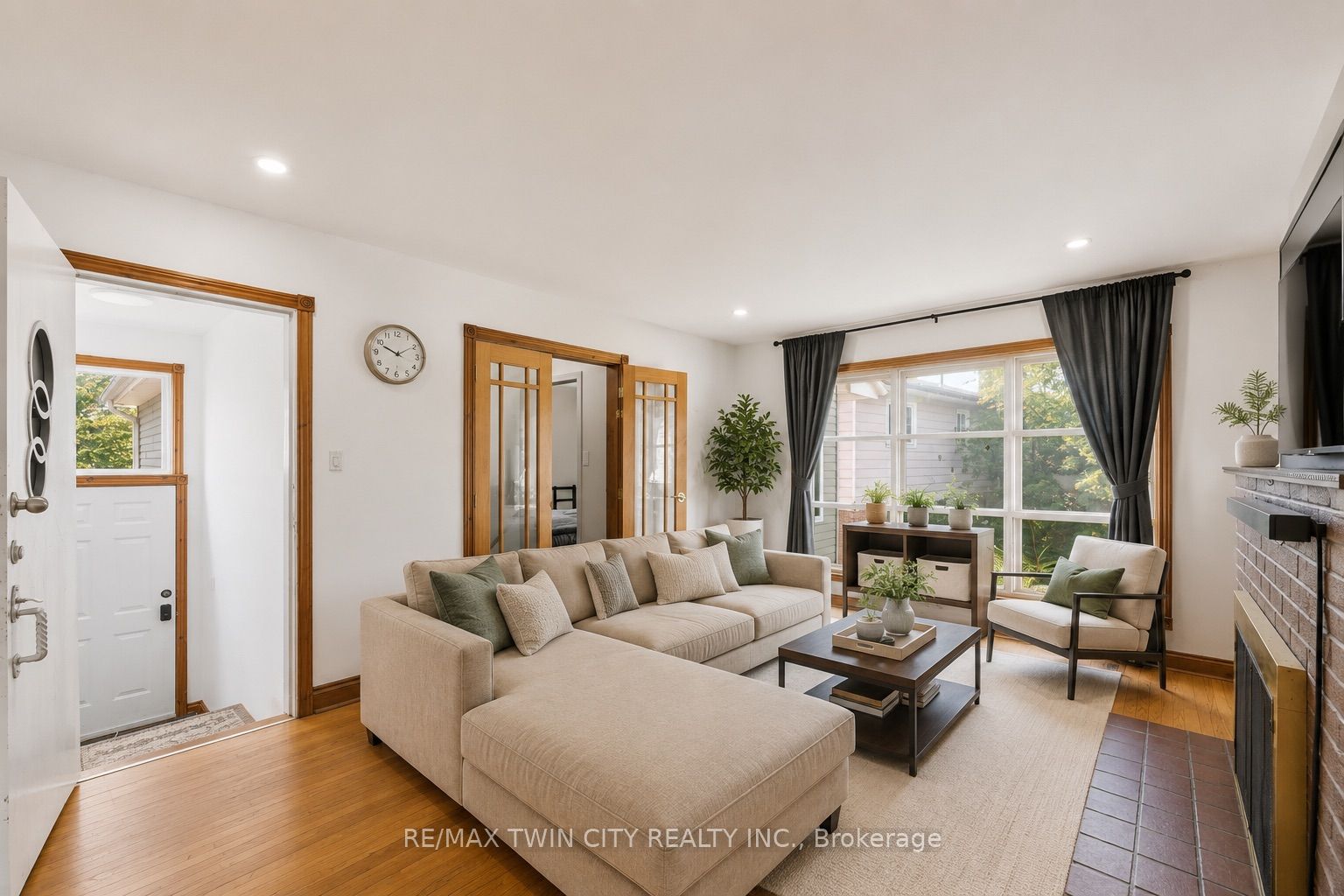 980 Ritson Road N Property Photo 1