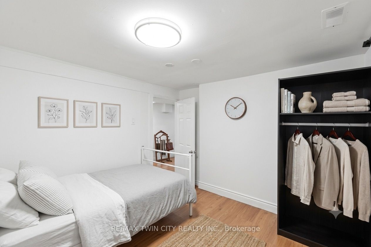 980 Ritson Road N Property Photo 19