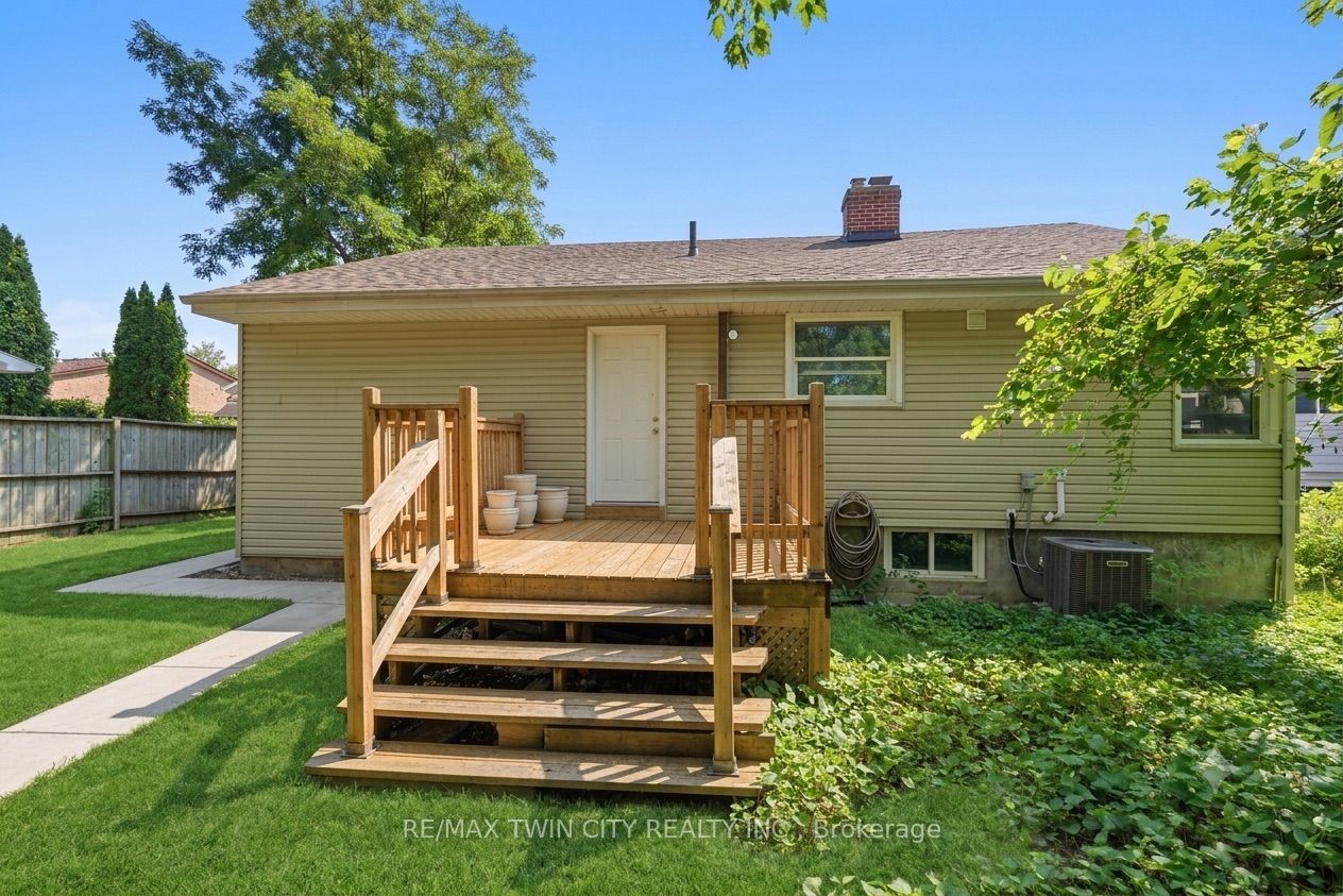 980 Ritson Road N Property Photo 25