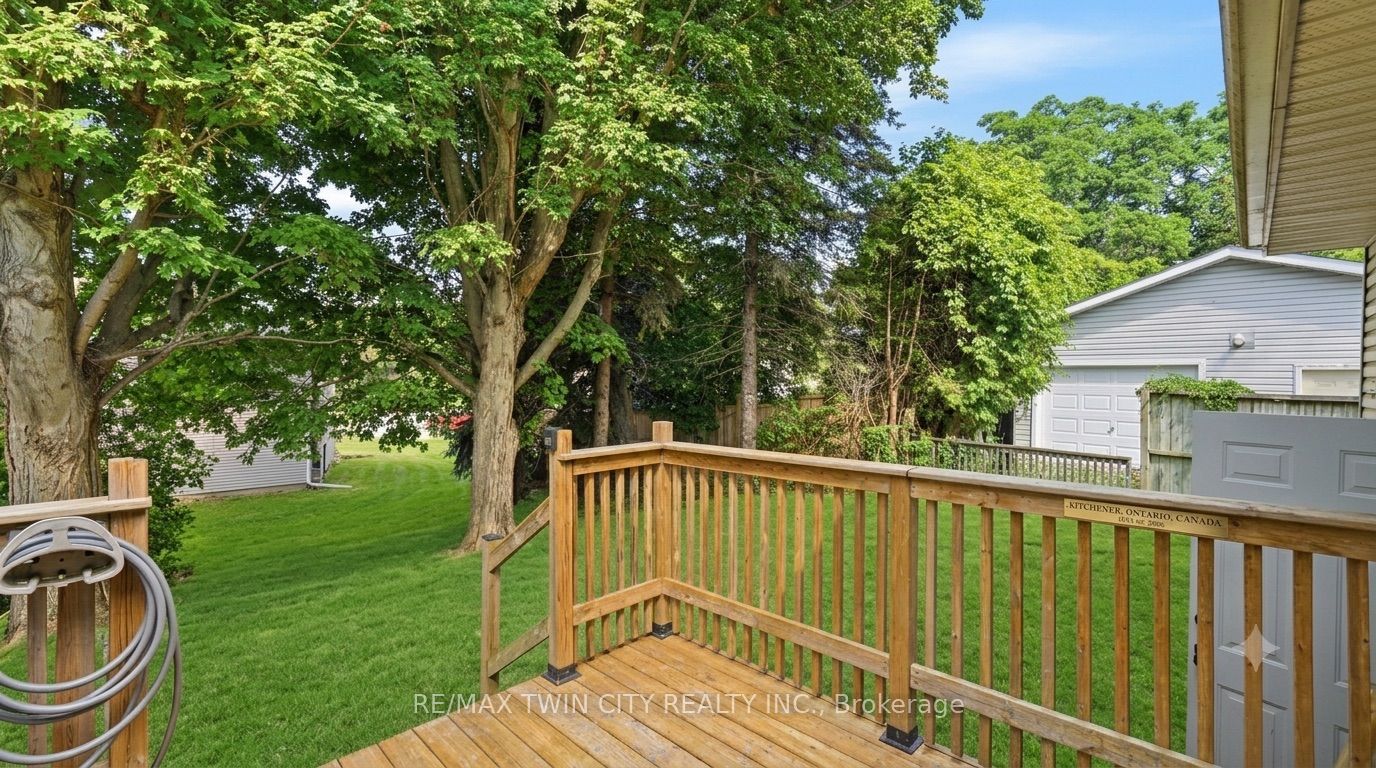980 Ritson Road N Property Photo 26