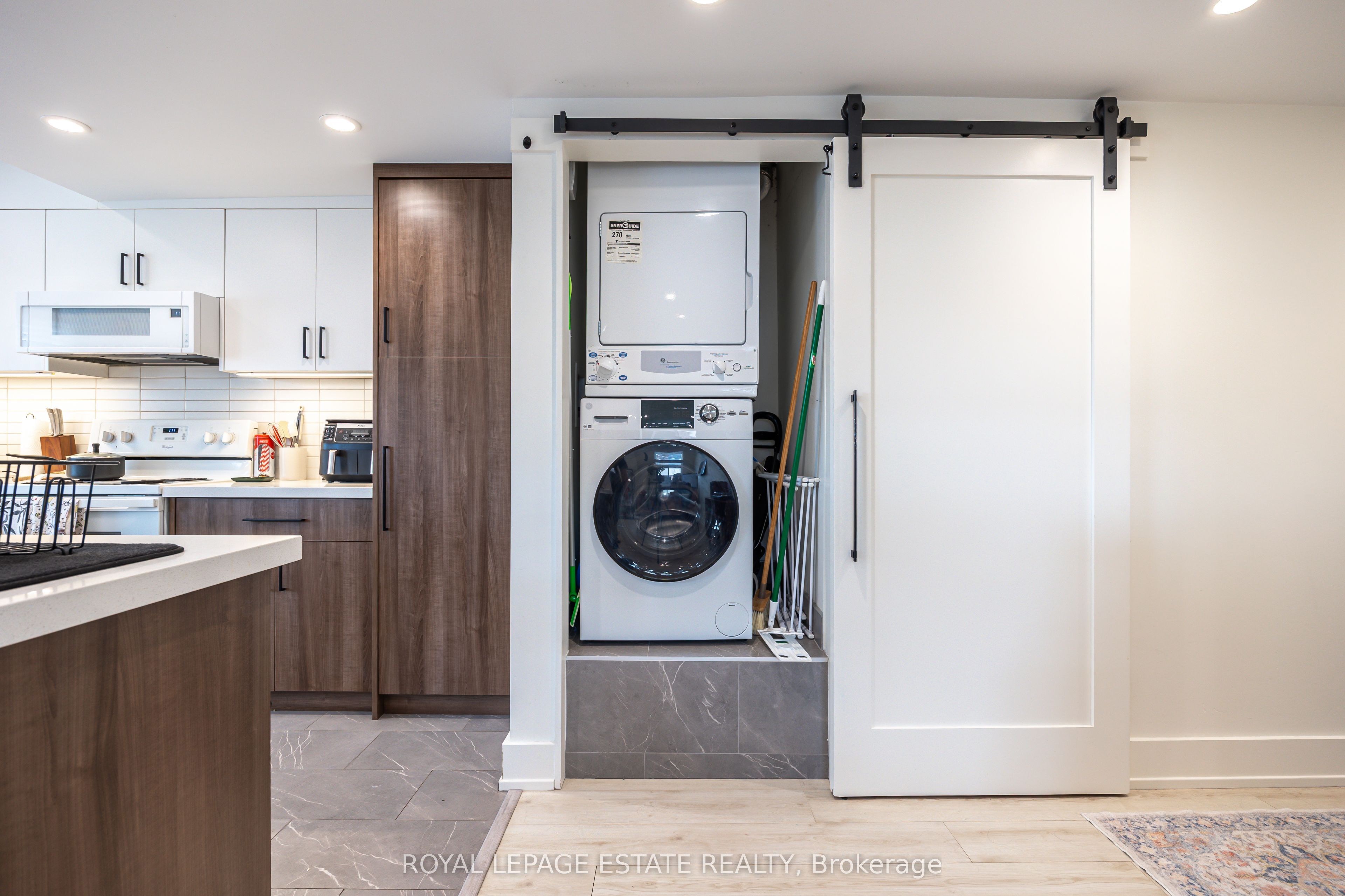 1450 Gerrard Street E Property Photo 19
