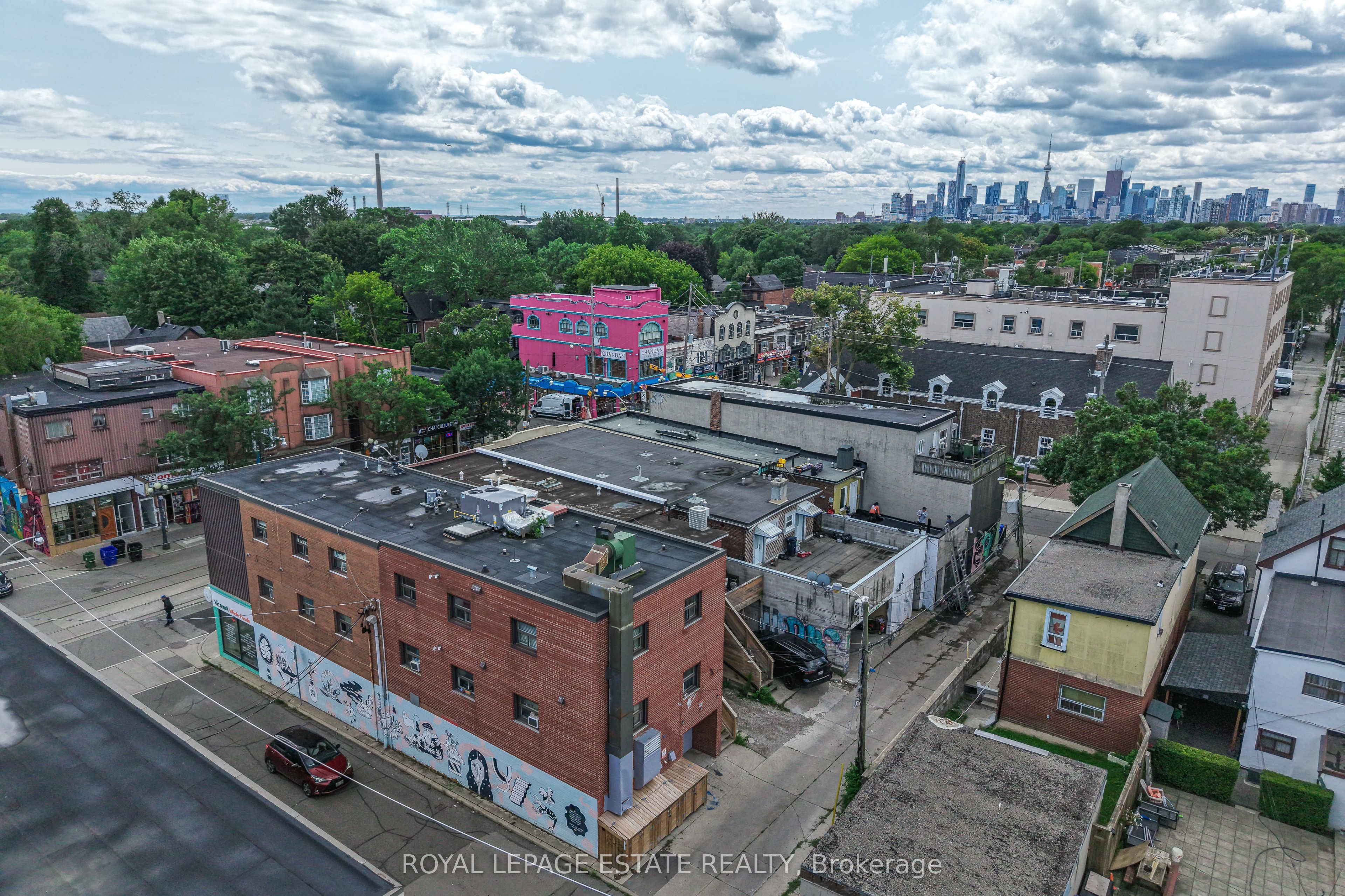 1450 Gerrard Street E Property Photo 20
