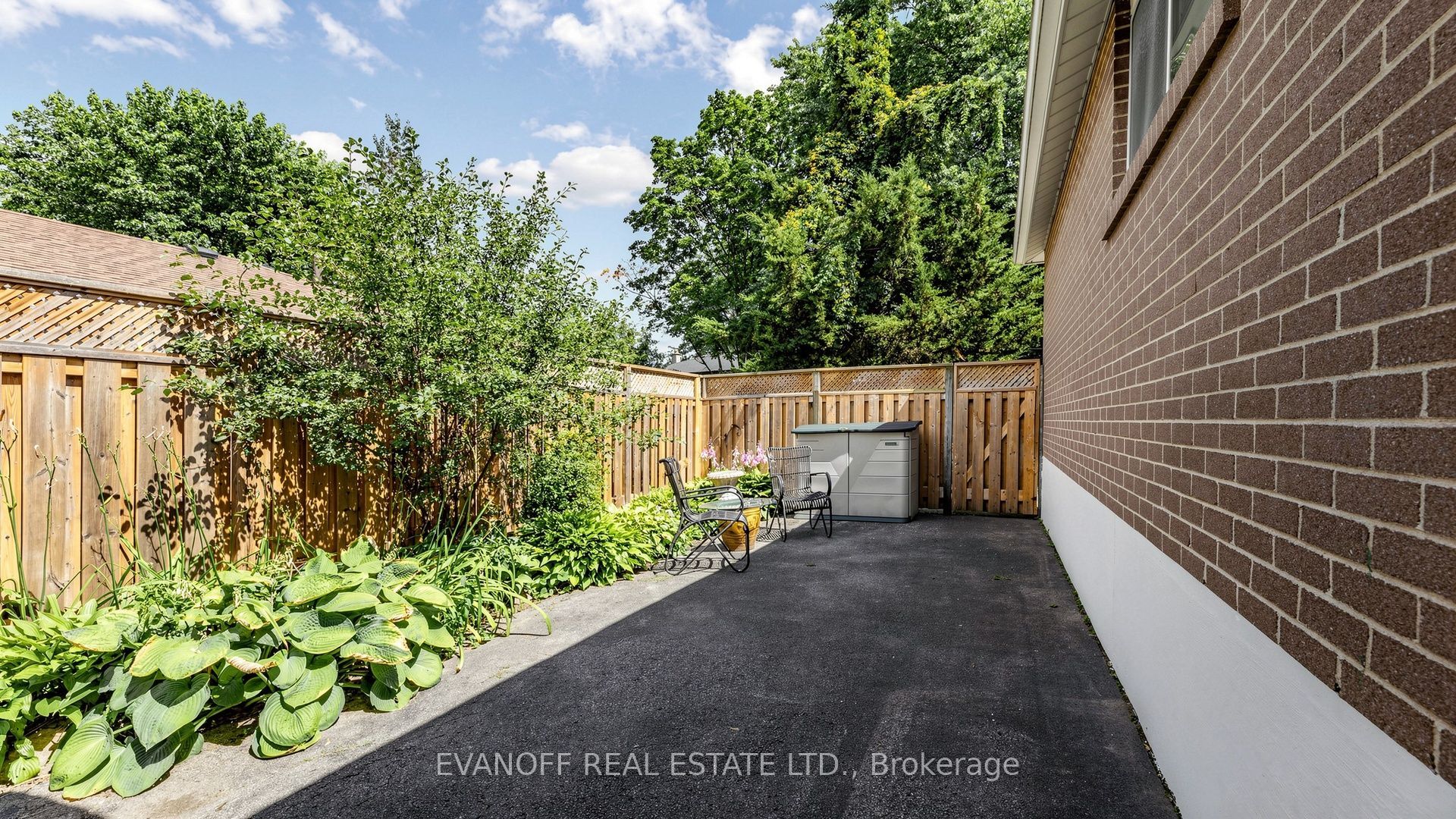 23 Earswick Drive Property Photo 2