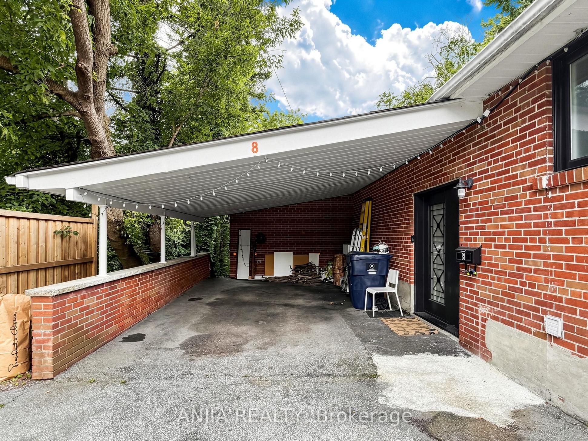 8 Applefield Drive Property Photo 8