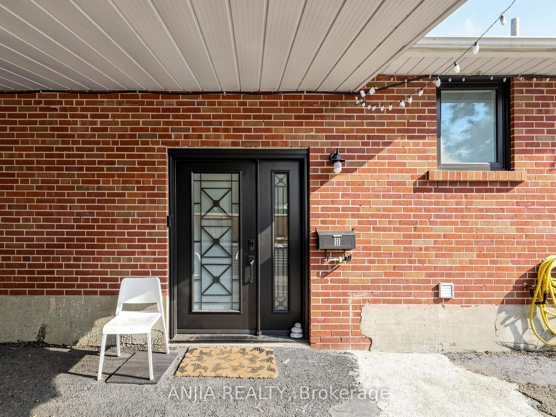 8 Applefield Drive Property Photo 9