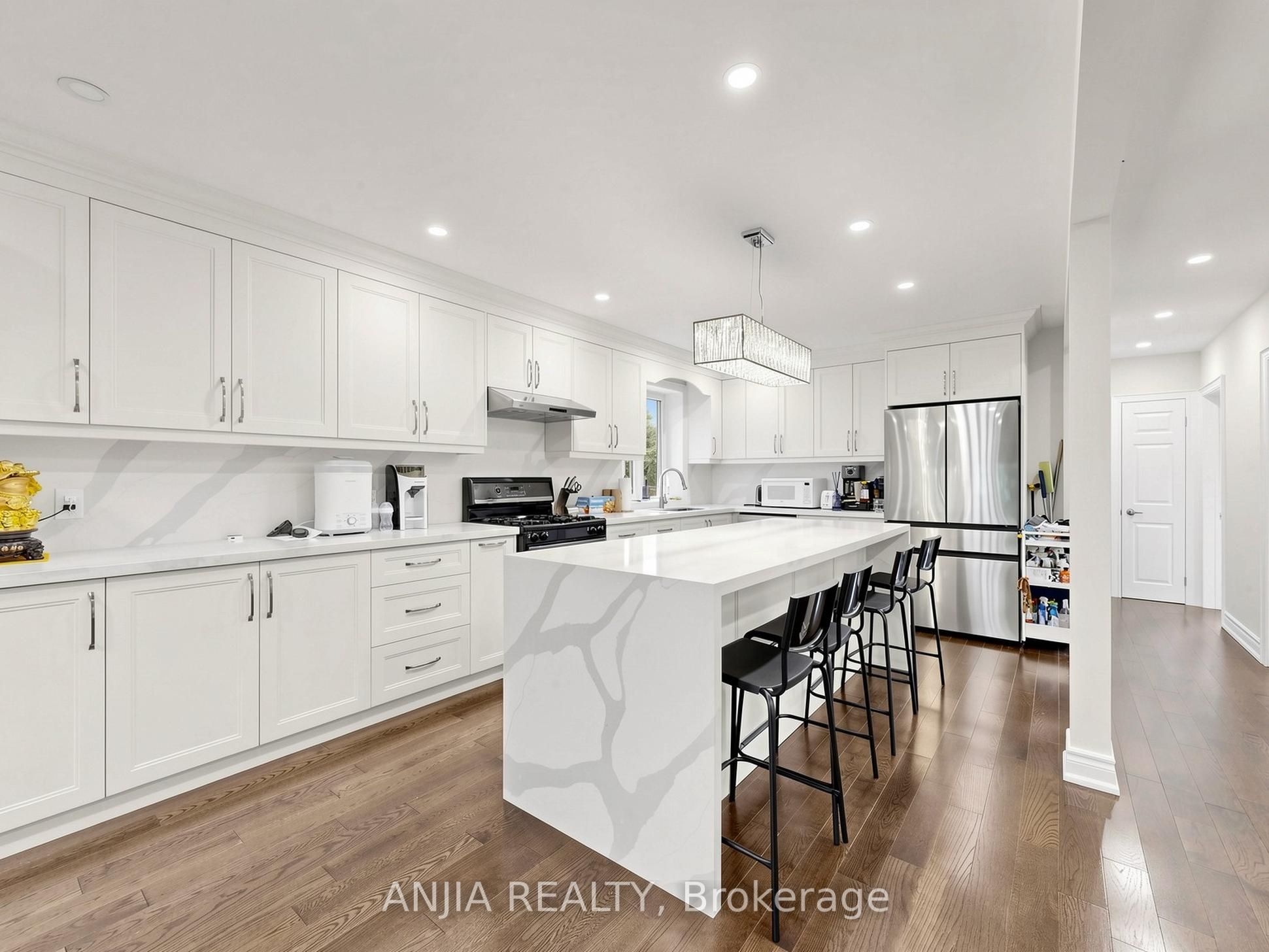 8 Applefield Drive Property Photo 11