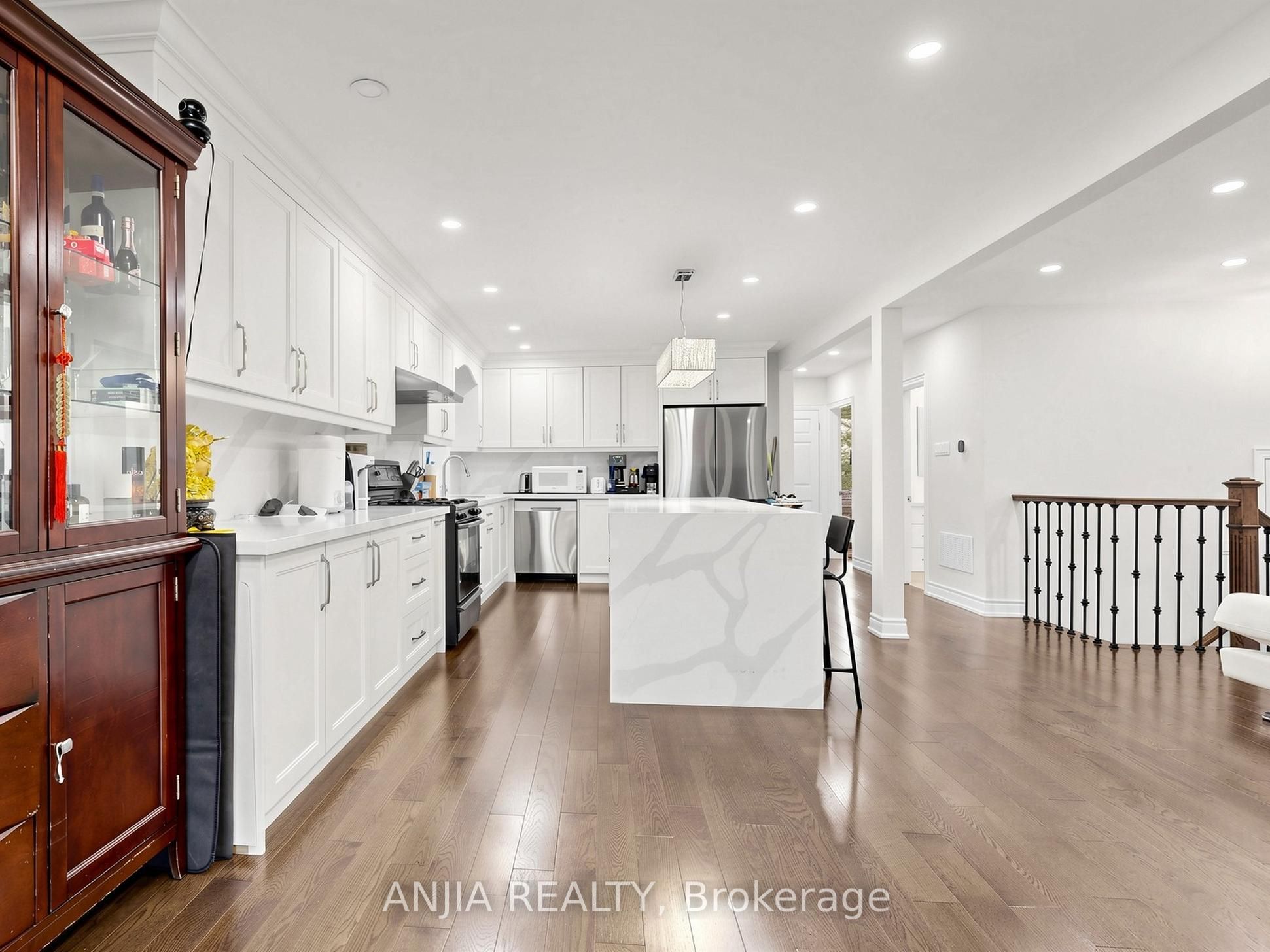 8 Applefield Drive Property Photo 17