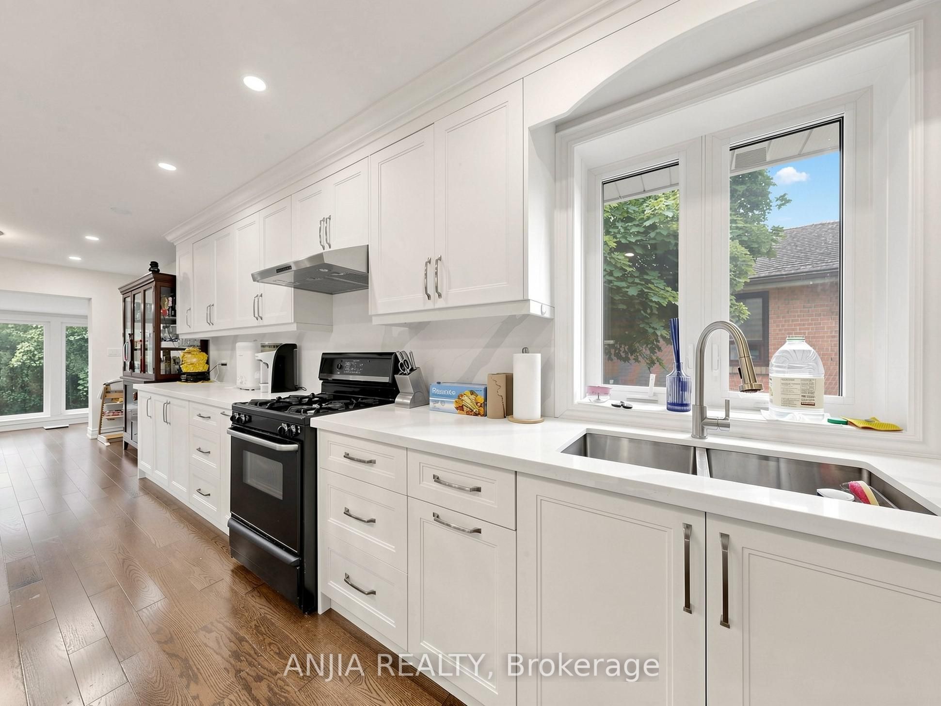8 Applefield Drive Property Photo 19