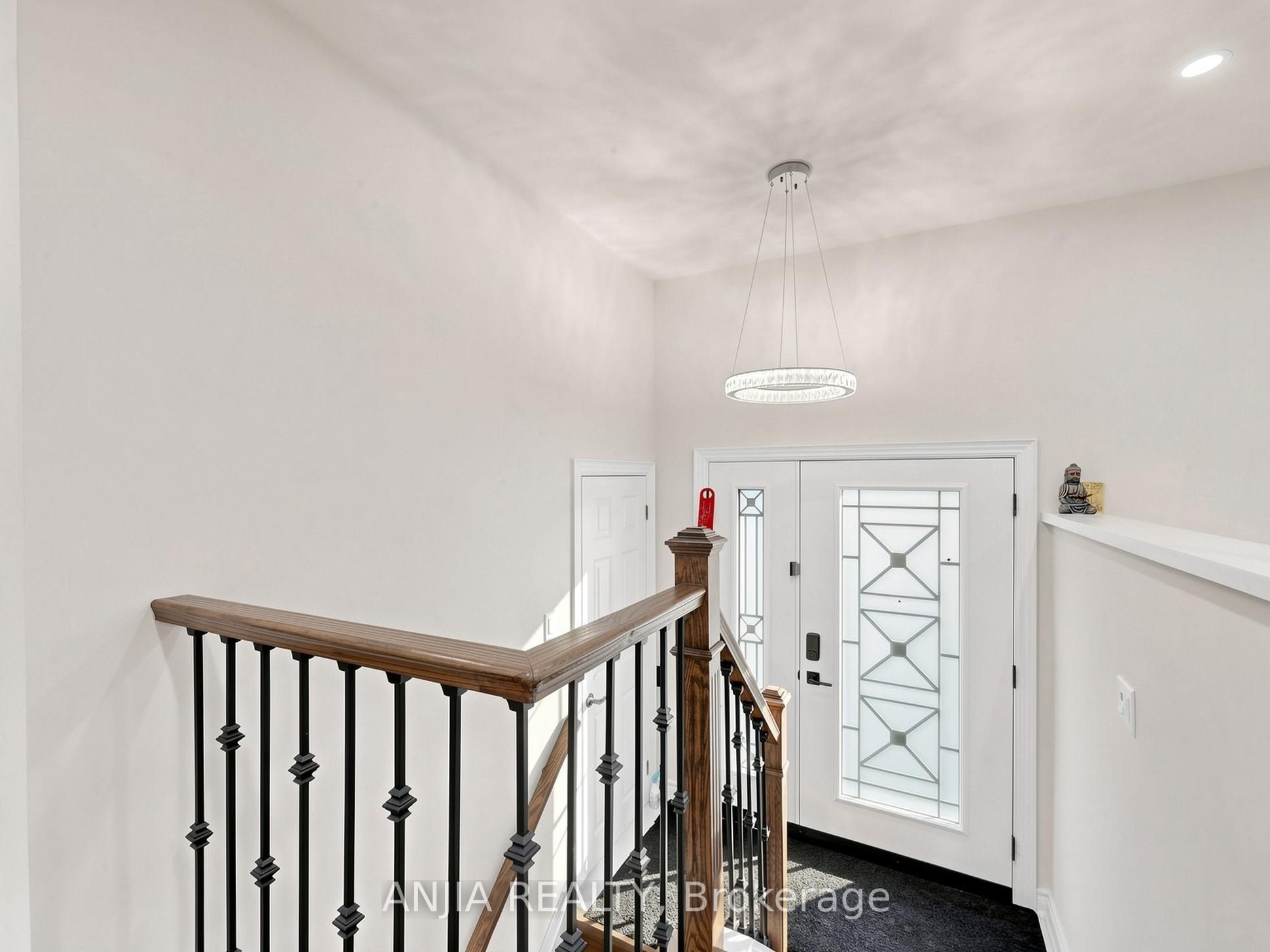 8 Applefield Drive Property Photo 22