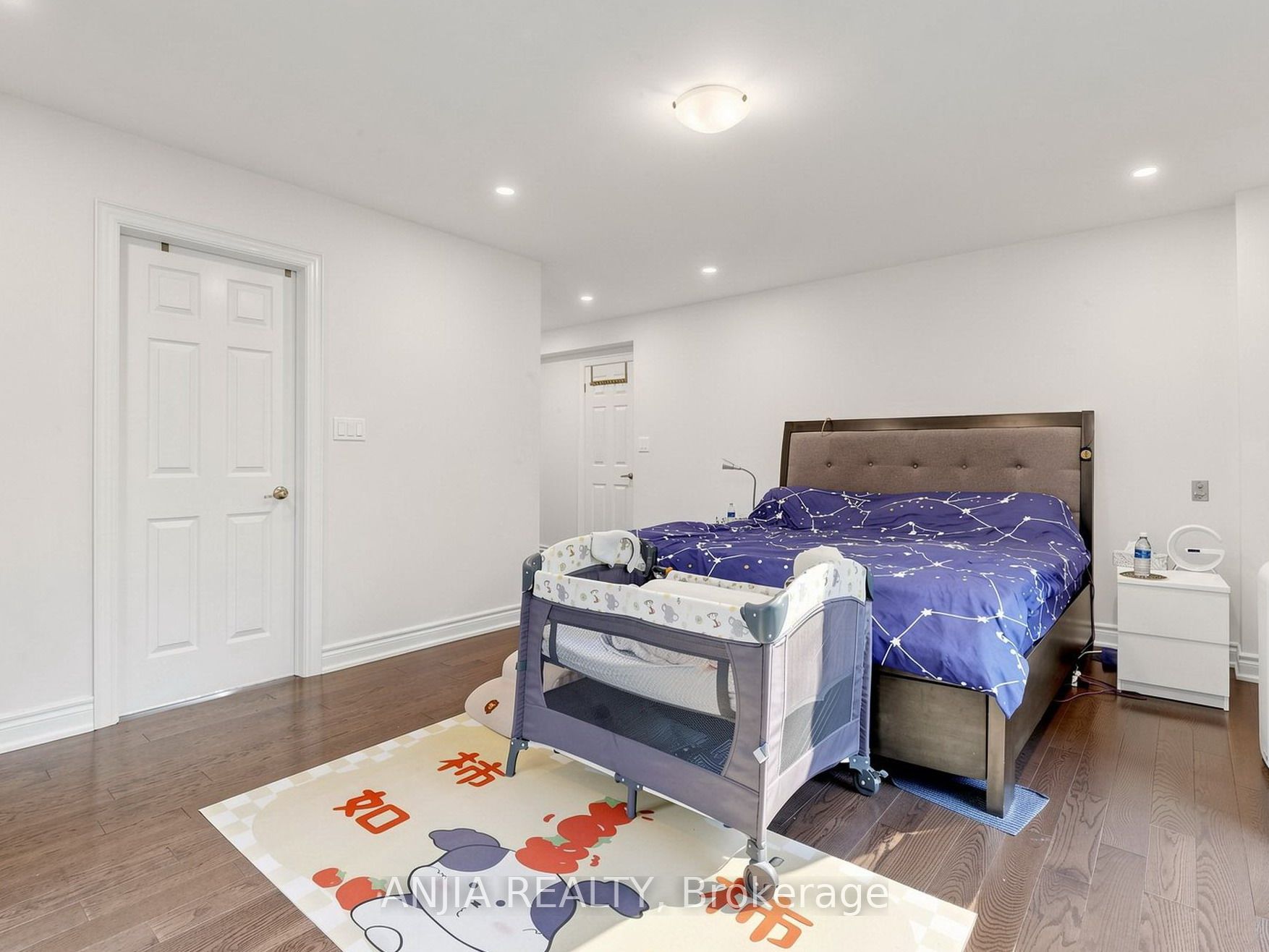 8 Applefield Drive Property Photo 24