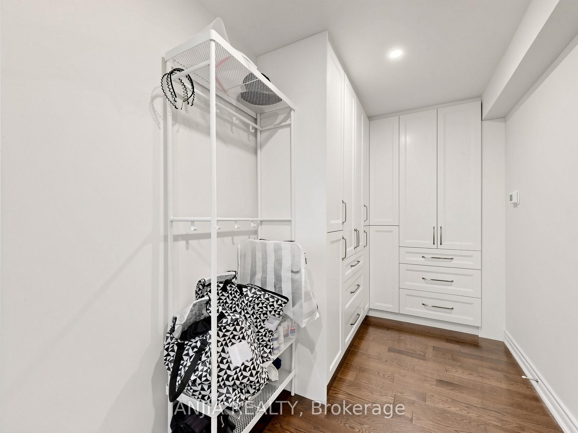 8 Applefield Drive Property Photo 25