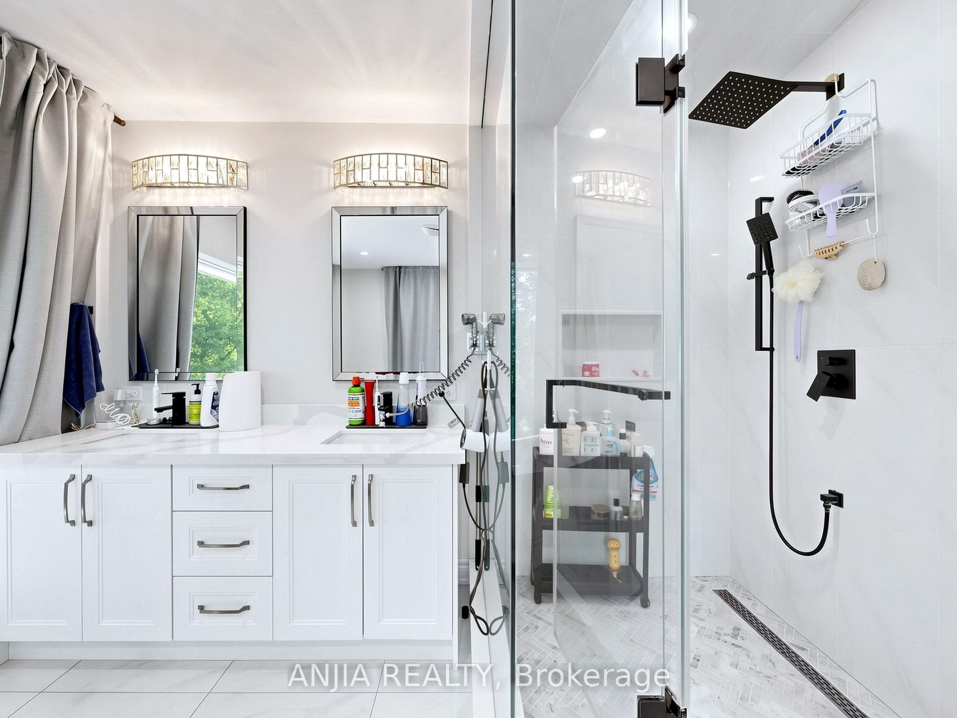 8 Applefield Drive Property Photo 27